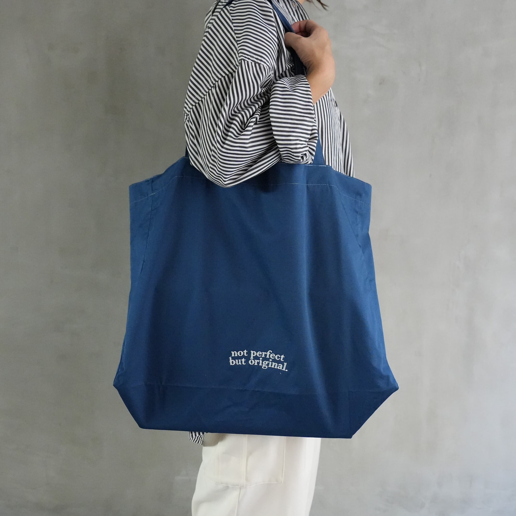 GRAPH TOTE BAG