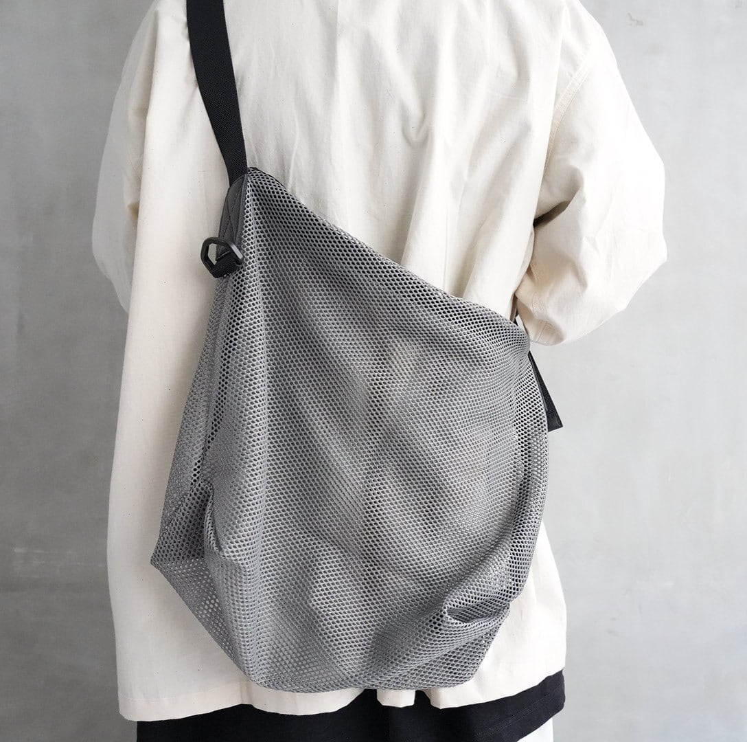 Brick / Mesh Zip Shoulder Bag　Gray