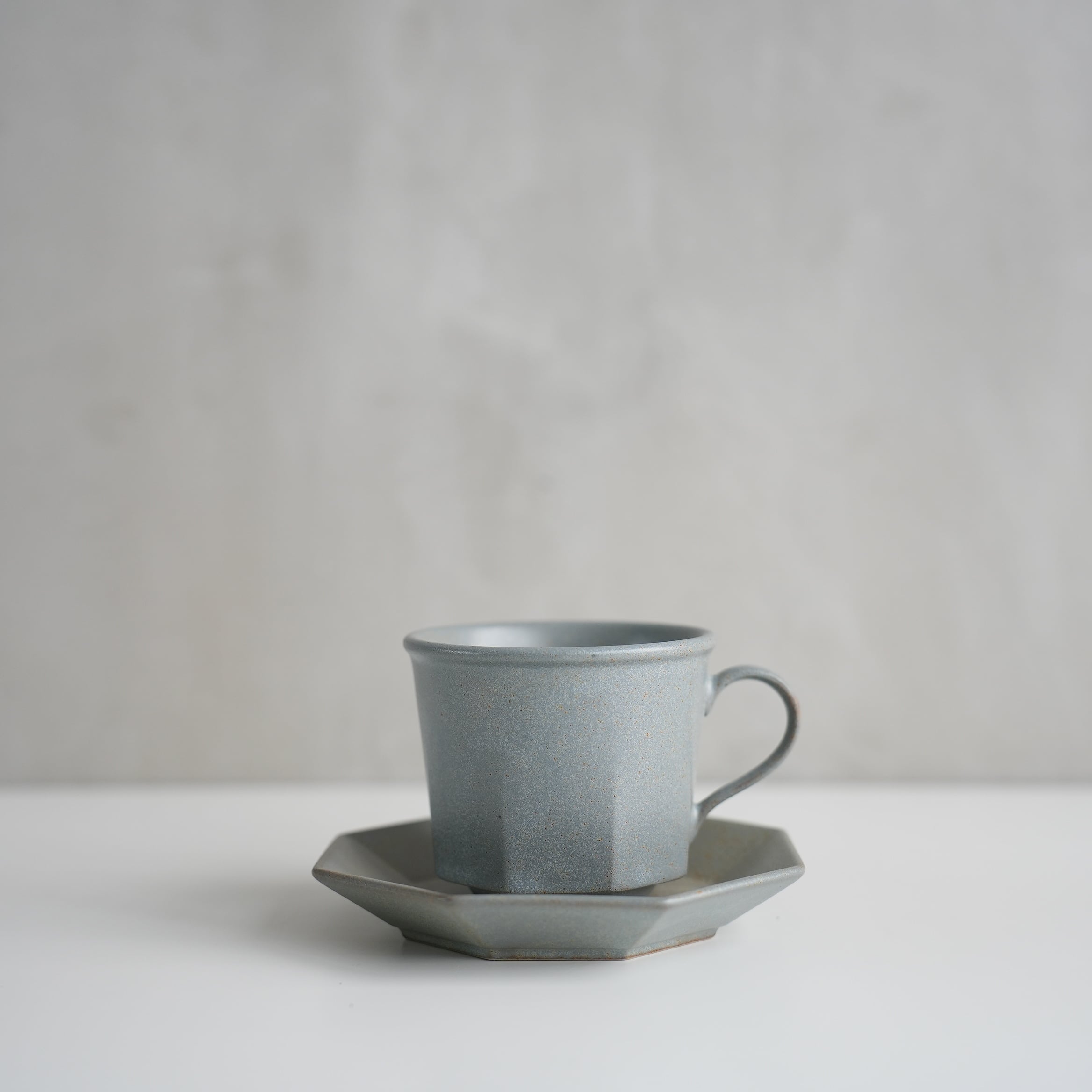 Ancient Pottery Cup & Saucer　Gray