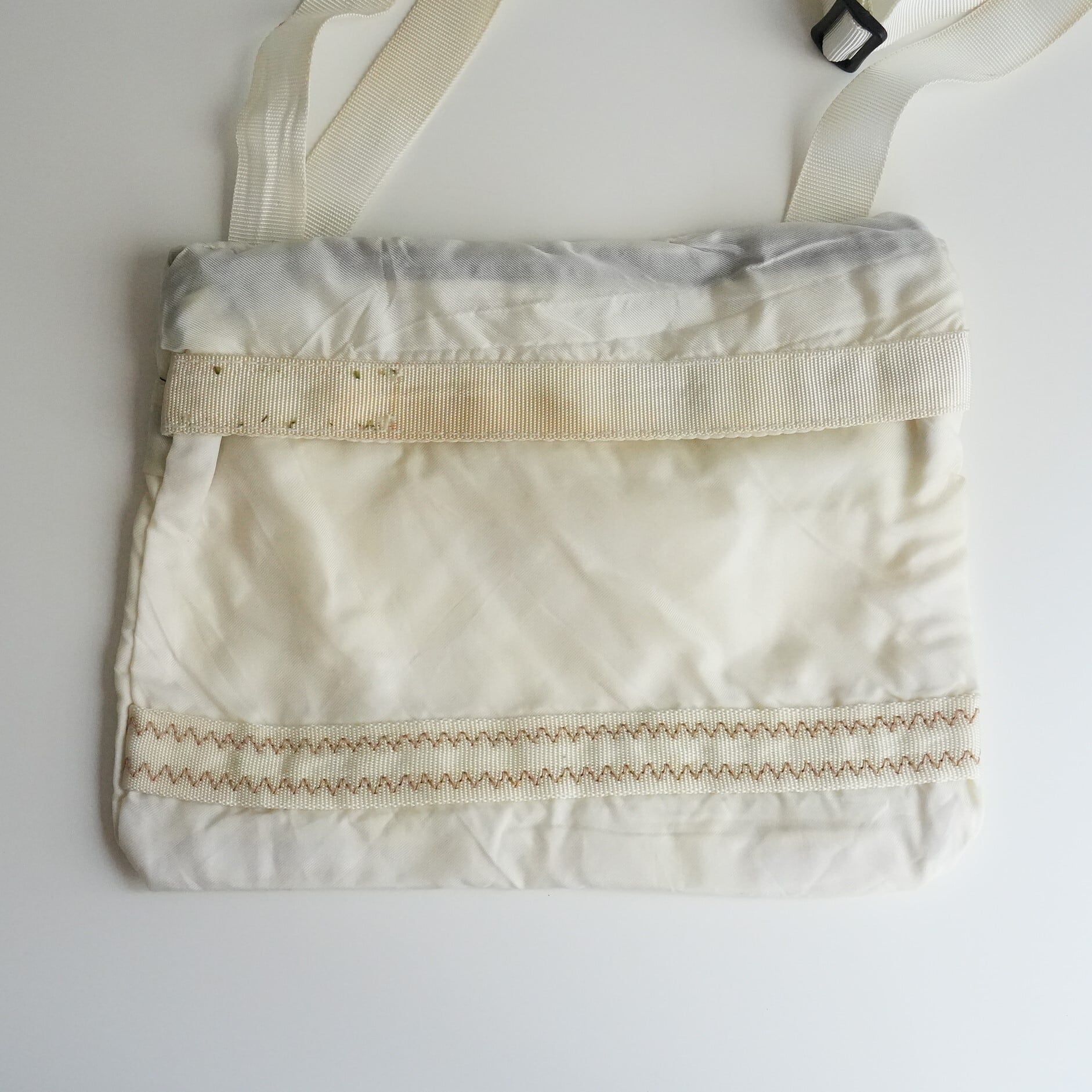 VINTAGE HEAVY PARACHUTE SHOULDER POUCH