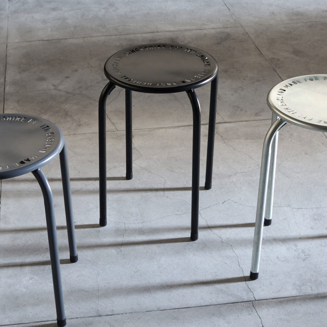 STACKABLE METAL STOOL　BK