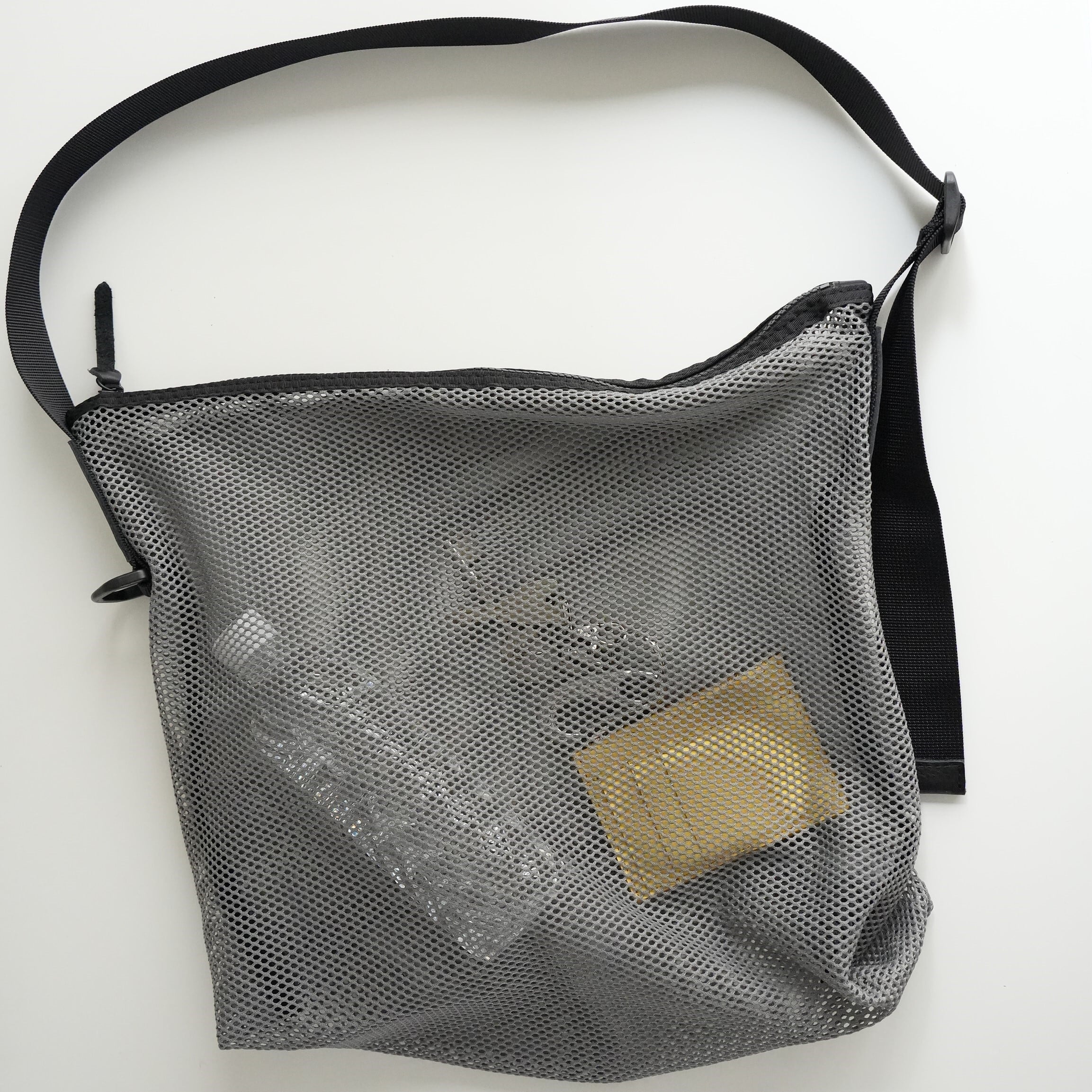 Brick / Mesh Zip Shoulder Bag　Gray