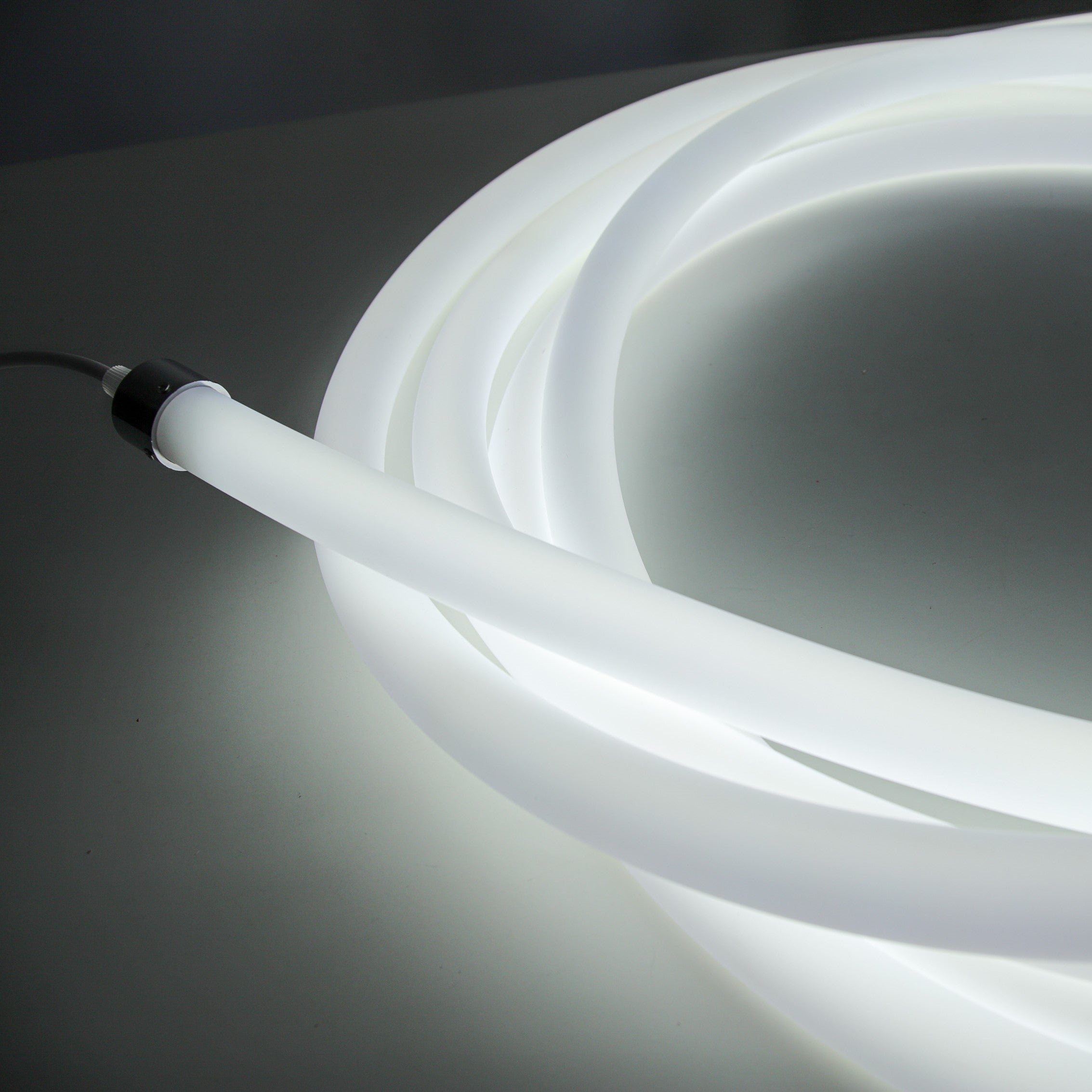 LEUCIS LED 360° チューブライト　7m