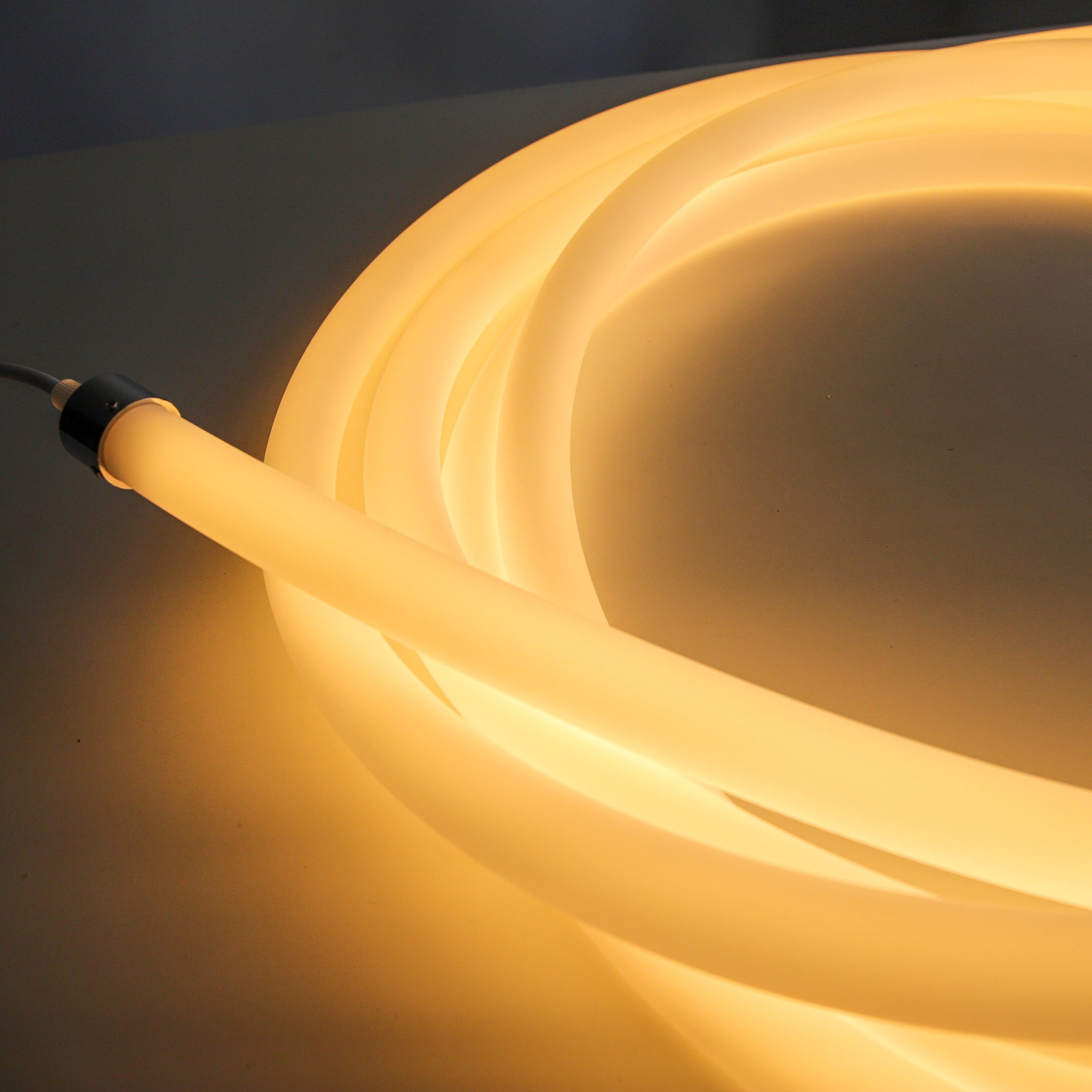 LEUCIS LED 360° チューブライト　7m