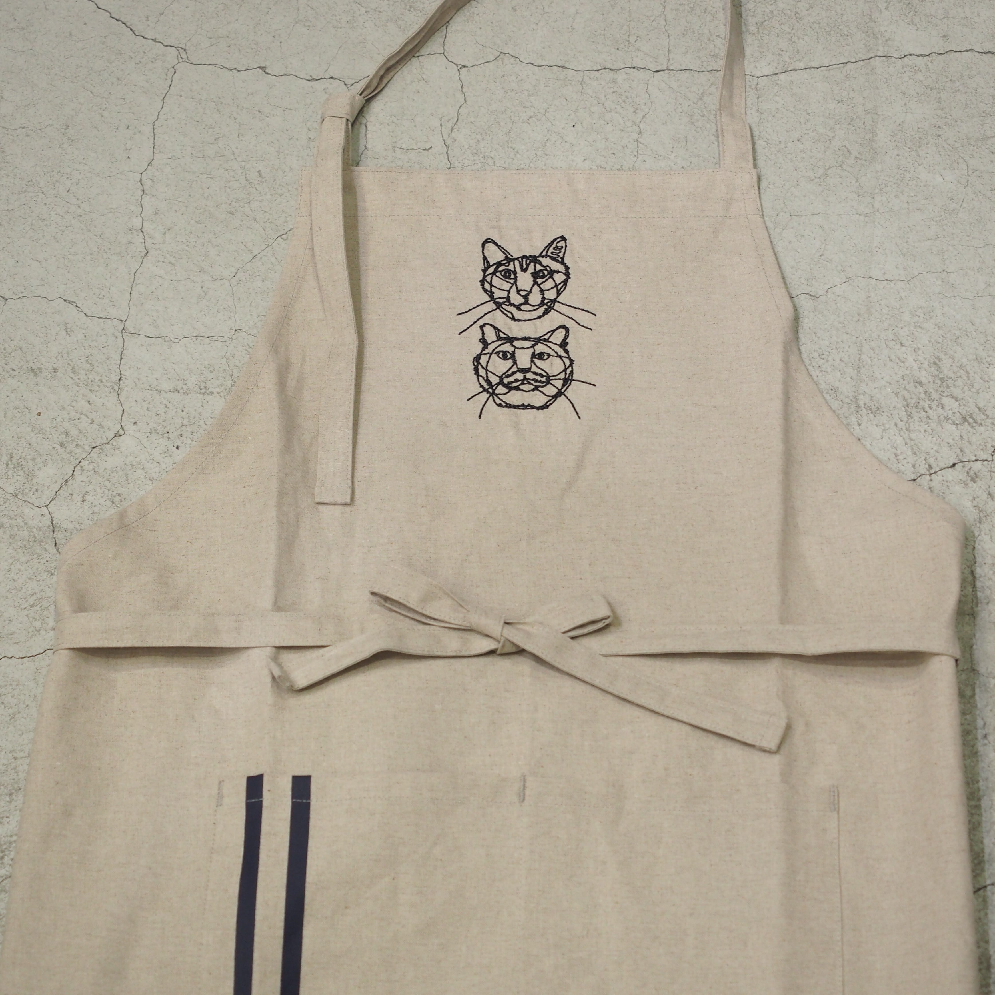 HAyU fabric Apron Cat