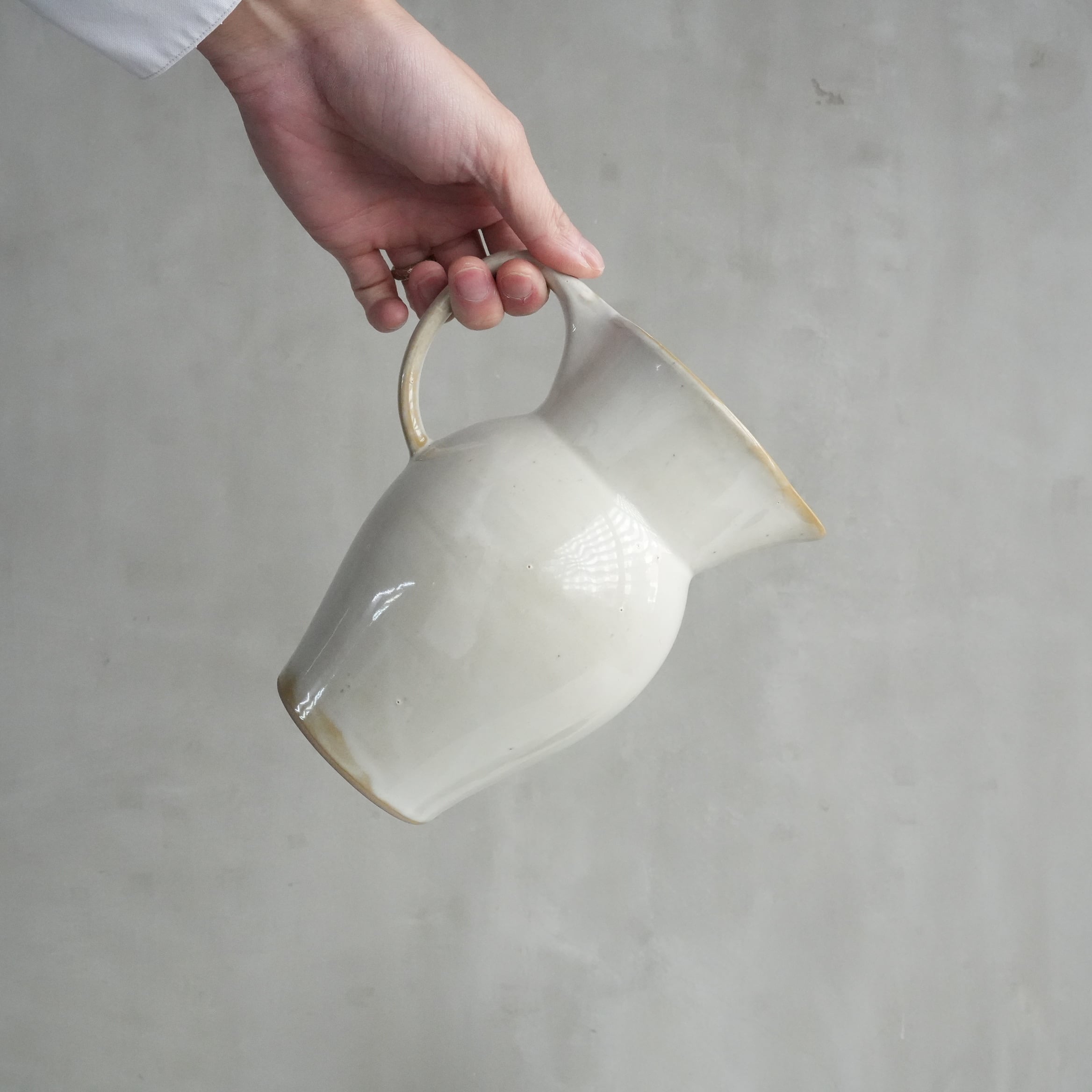 Pitcher L TB-009