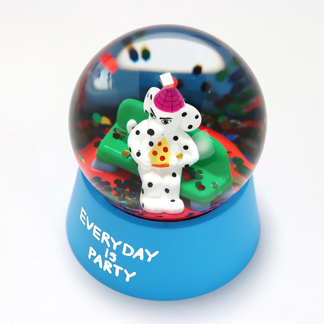 Snow Globe　Everyday is Party