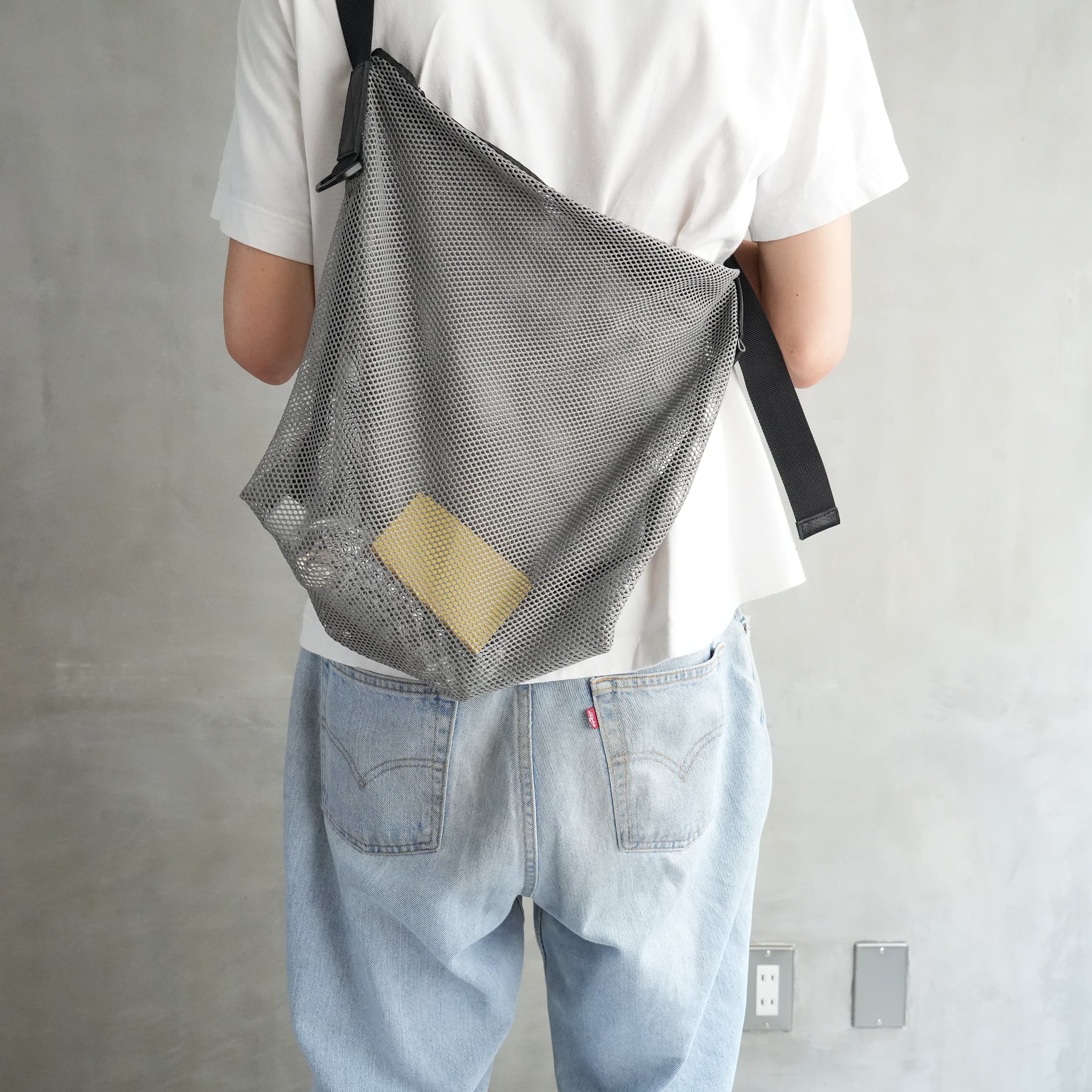 Brick / Mesh Zip Shoulder Bag　Gray