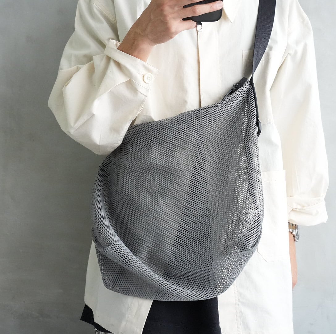 Brick / Mesh Zip Shoulder Bag　Gray