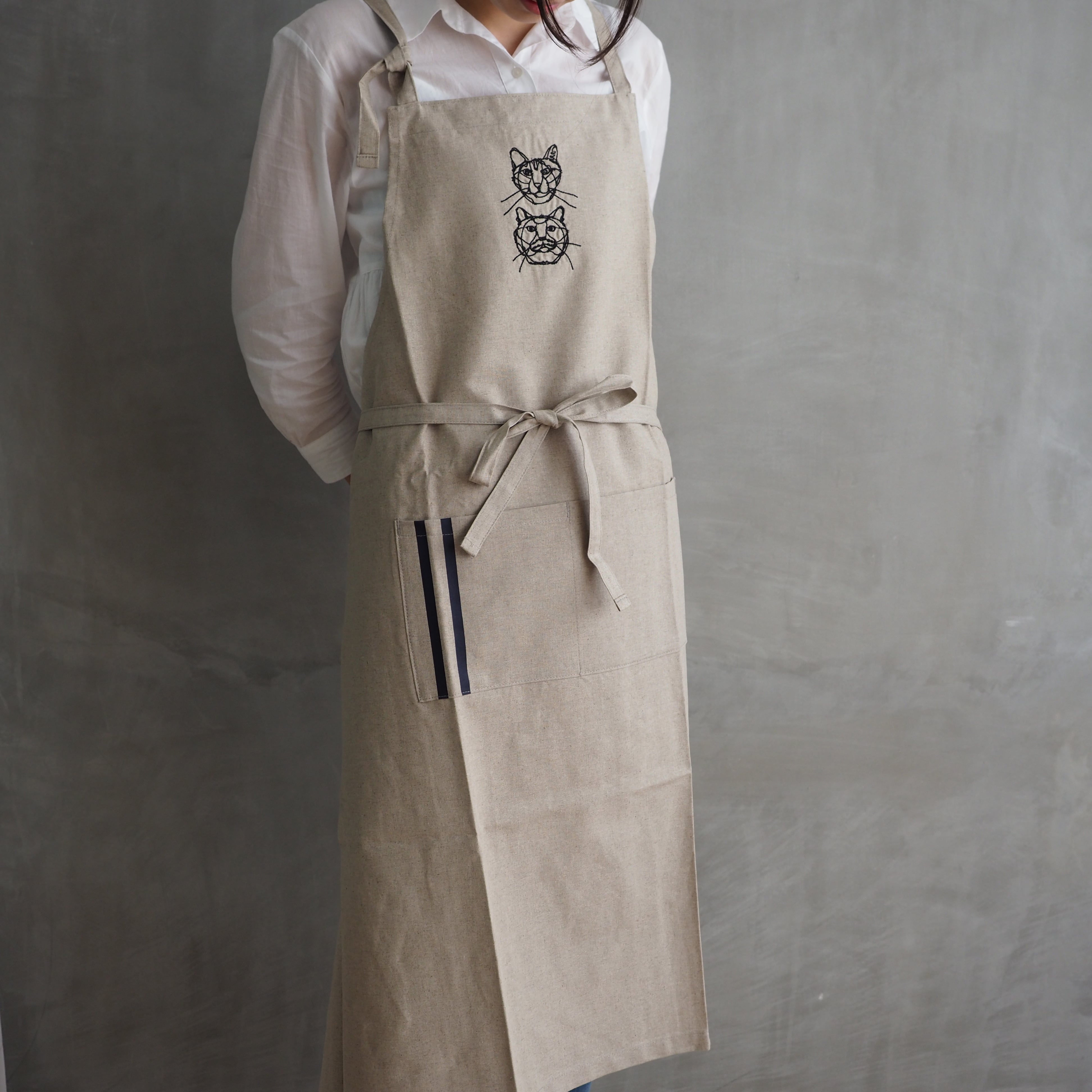 HAyU fabric Apron Cat