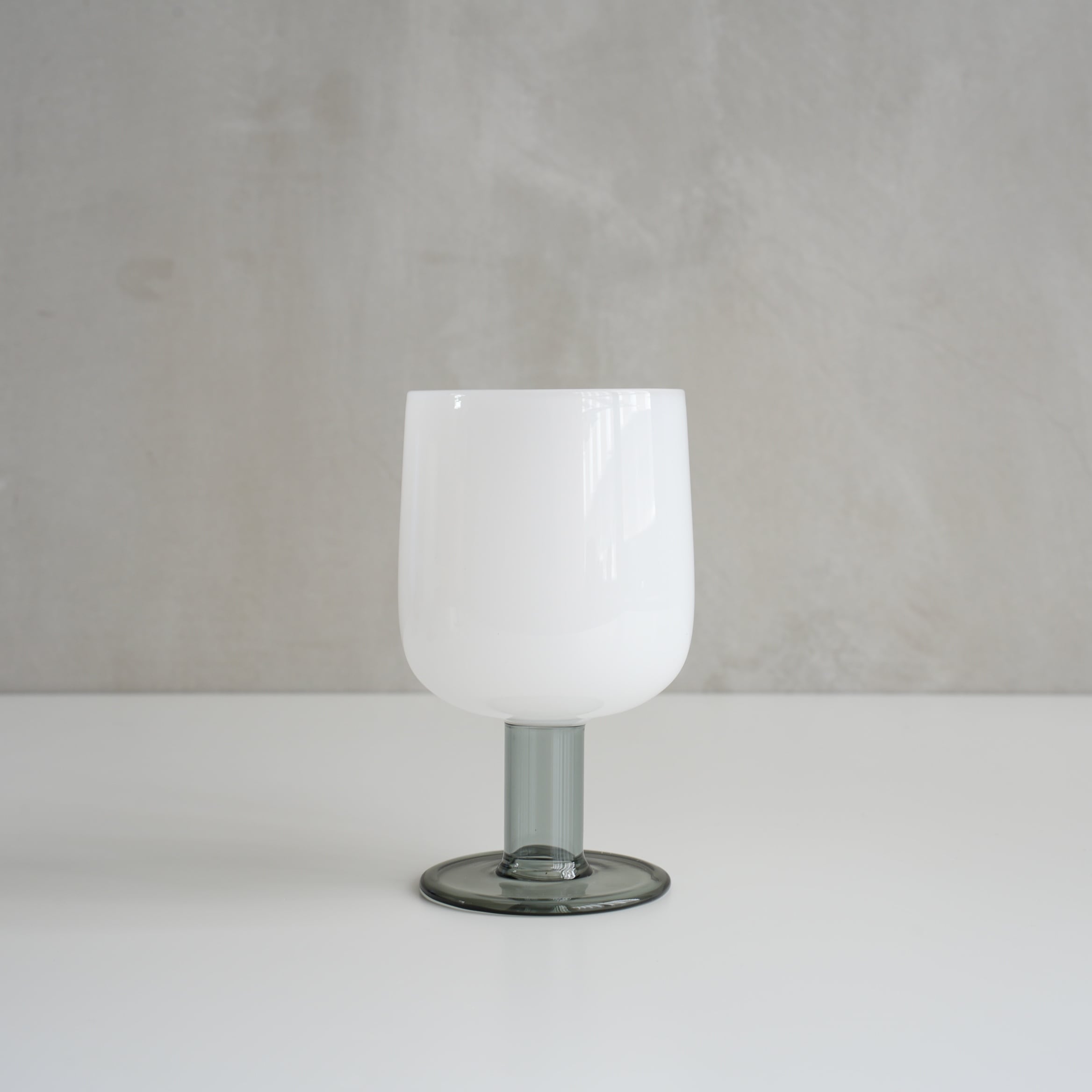 TWO TONE WINE GLASS