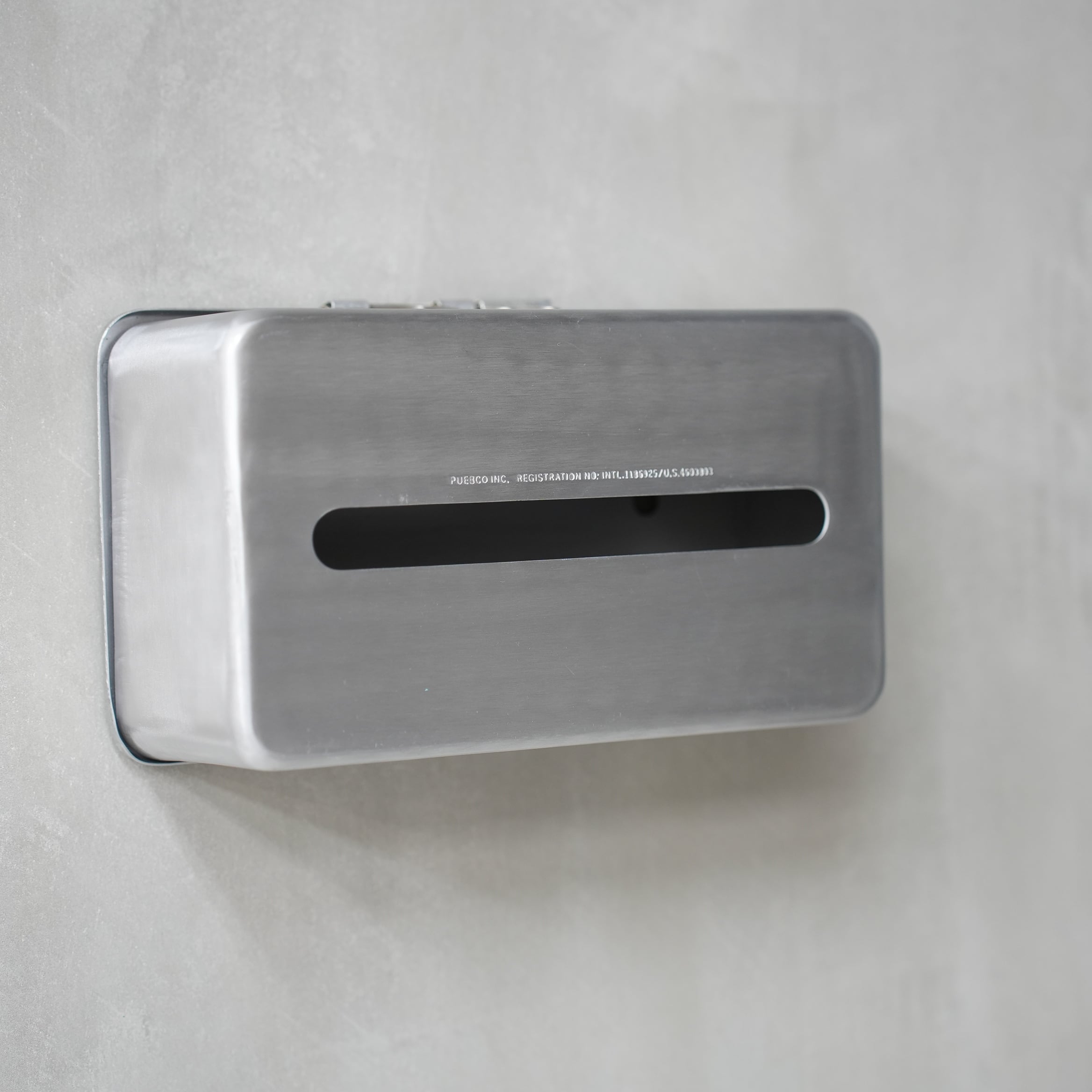 WALL-MOUNTED PAPER TOWEL CASE Matte Finish