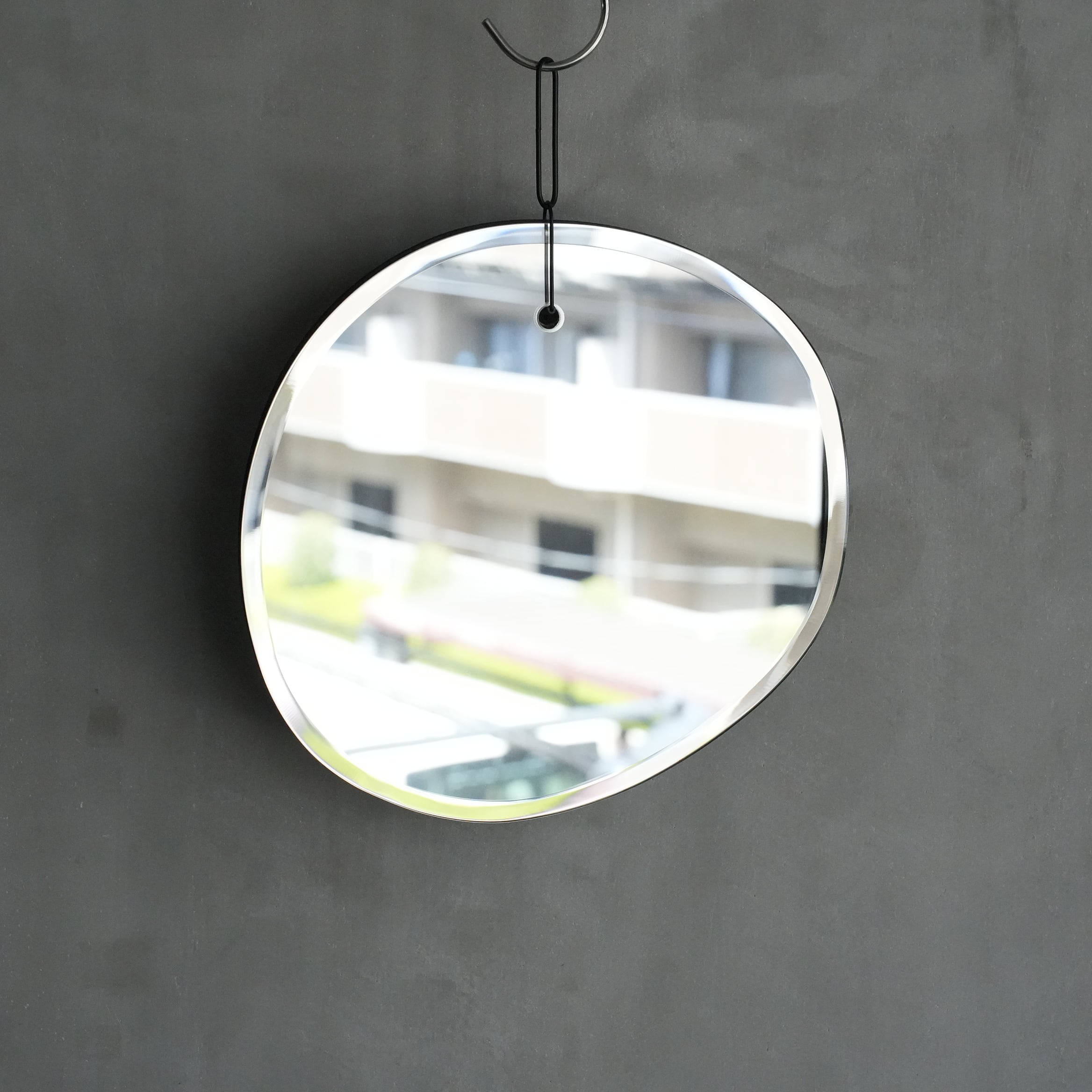 HANGING MIRROR FLOATING CLOUD OVAL