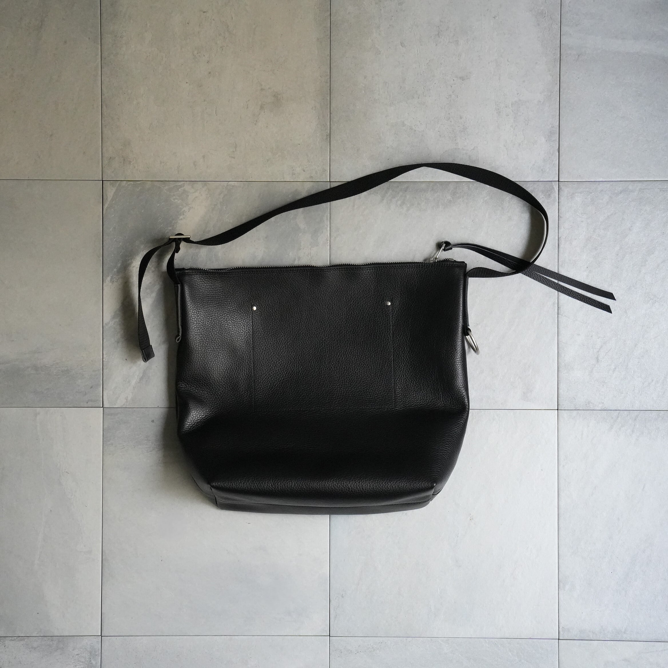 Exclusive Leather Zip Sholder Bag