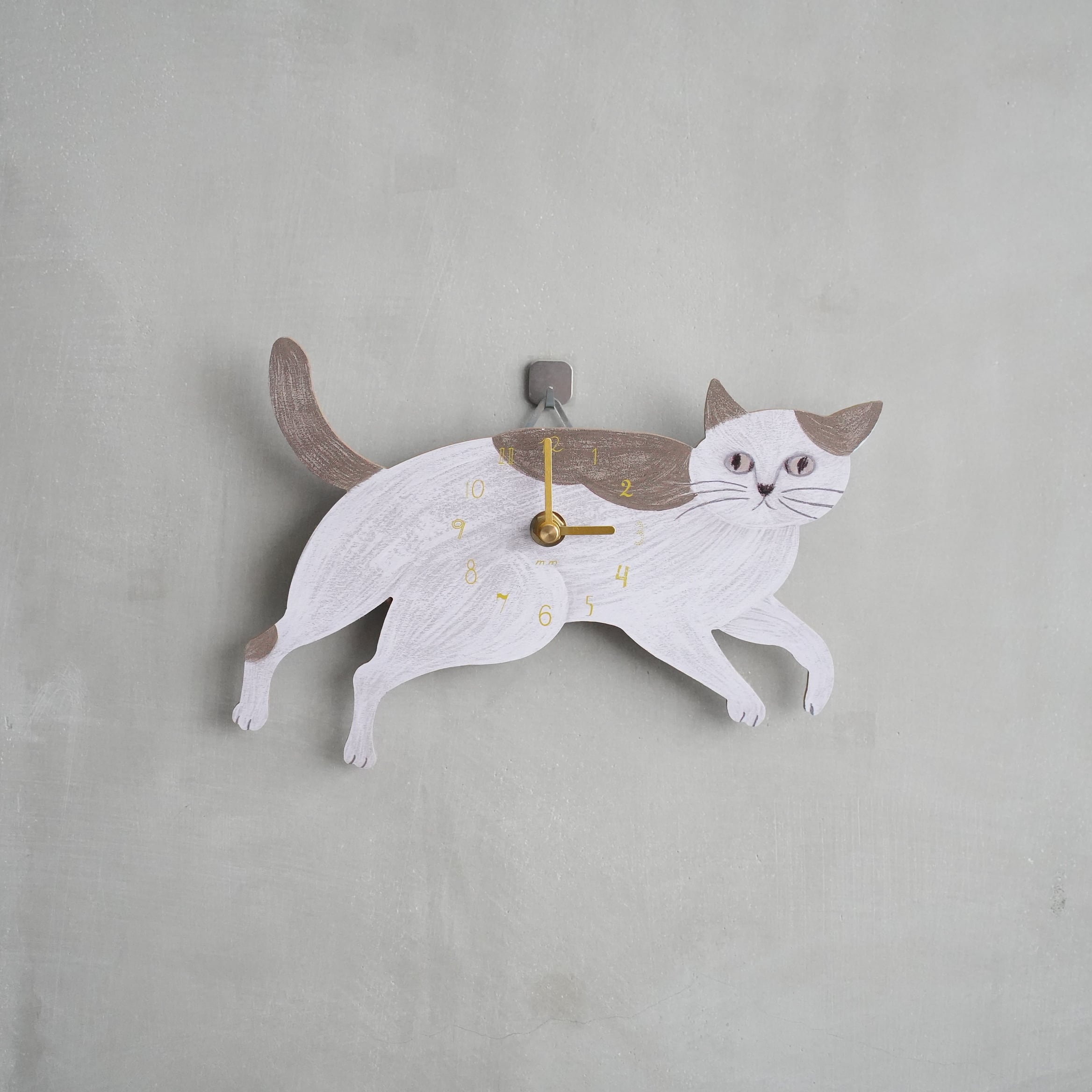 M.M Diecut Clock　Beige Cat