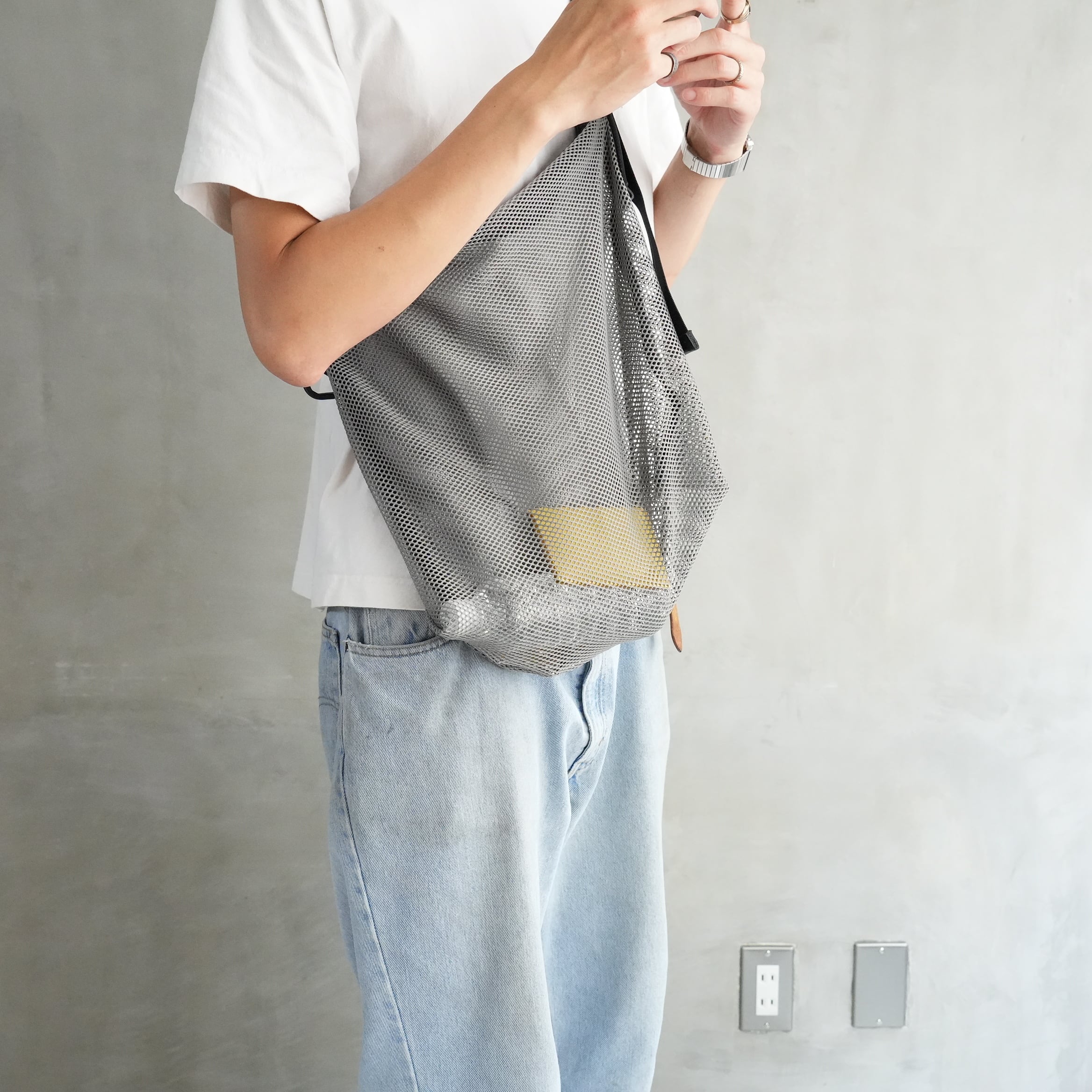 Brick / Mesh Zip Shoulder Bag　Gray