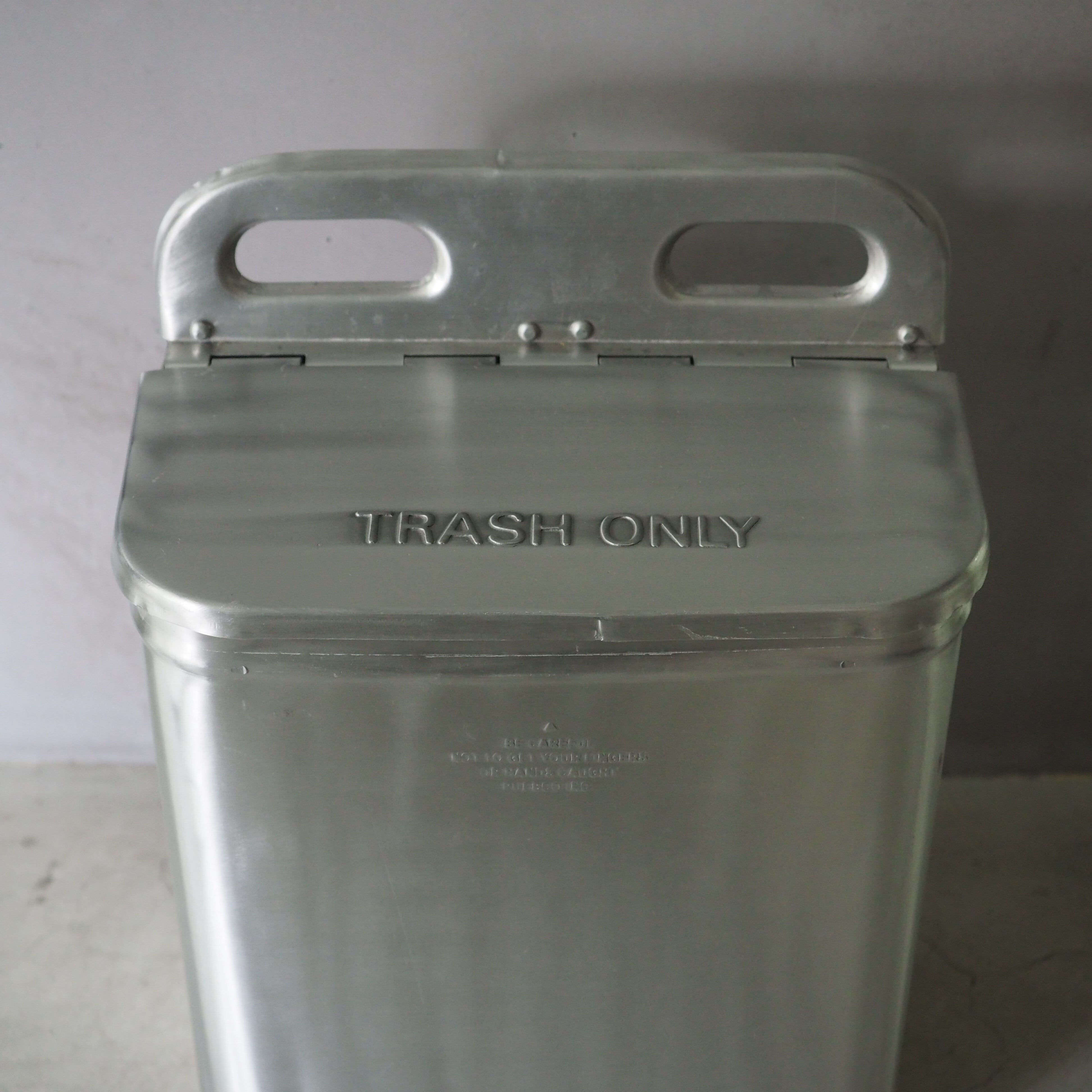 ALUMINIUM TRASHCAN