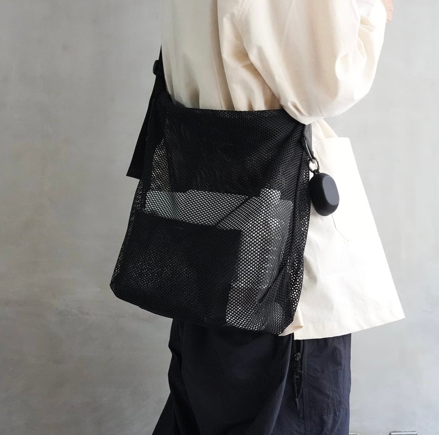 Brick / Mesh Zip Shoulder Bag　Black