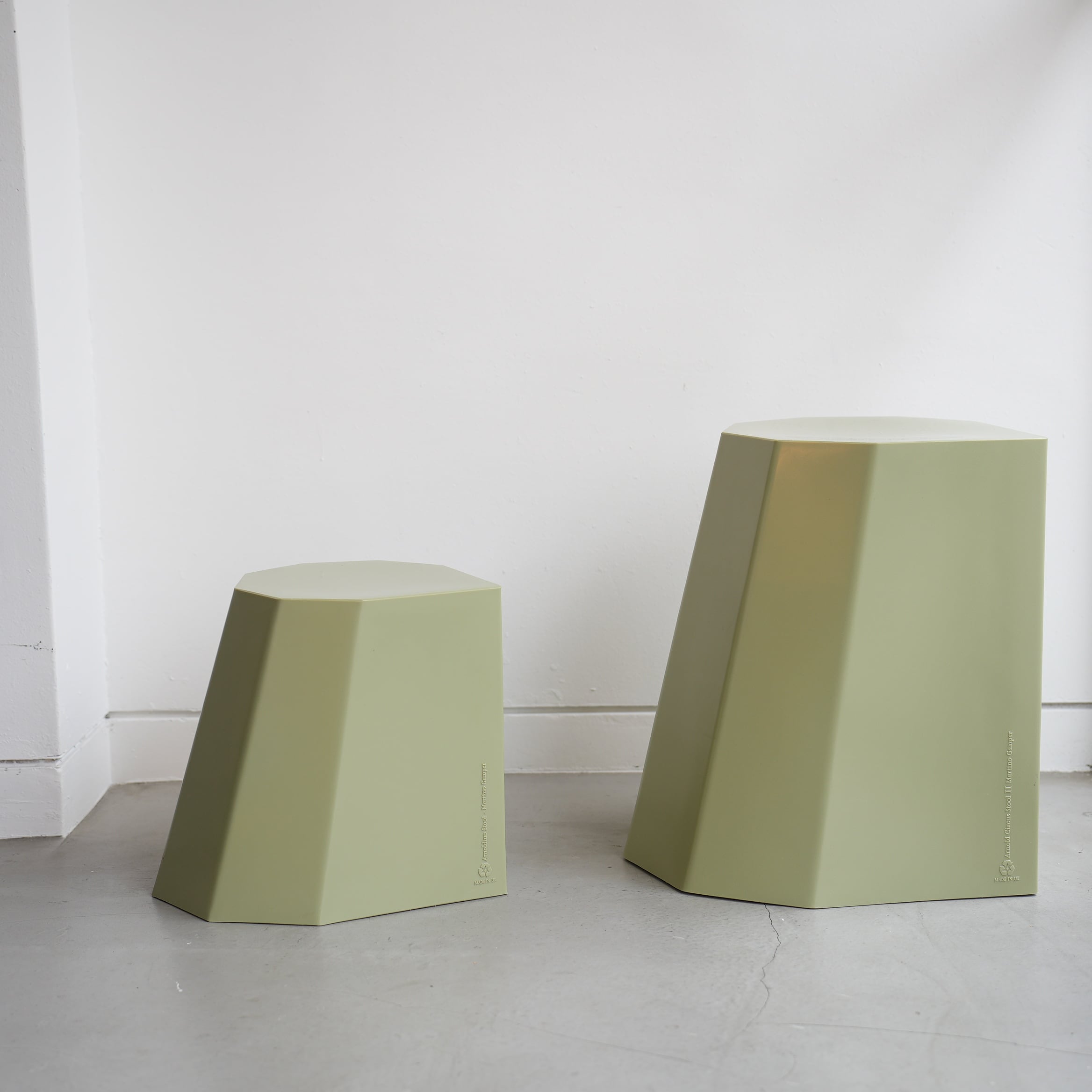 Arnoldino Stool