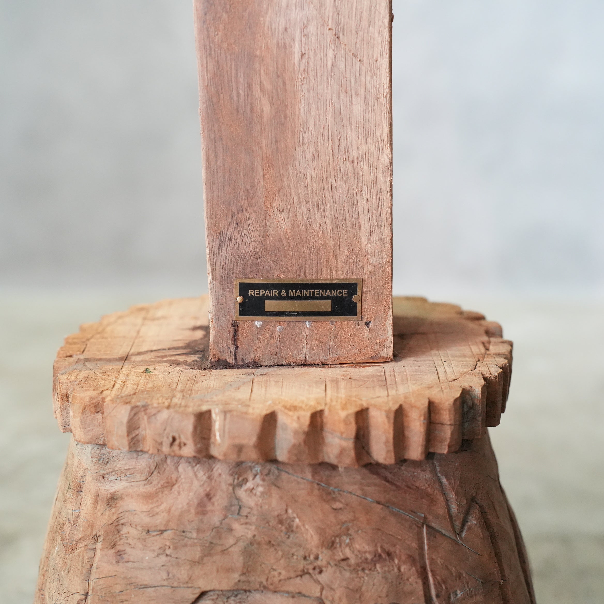 PILLAR STAND J