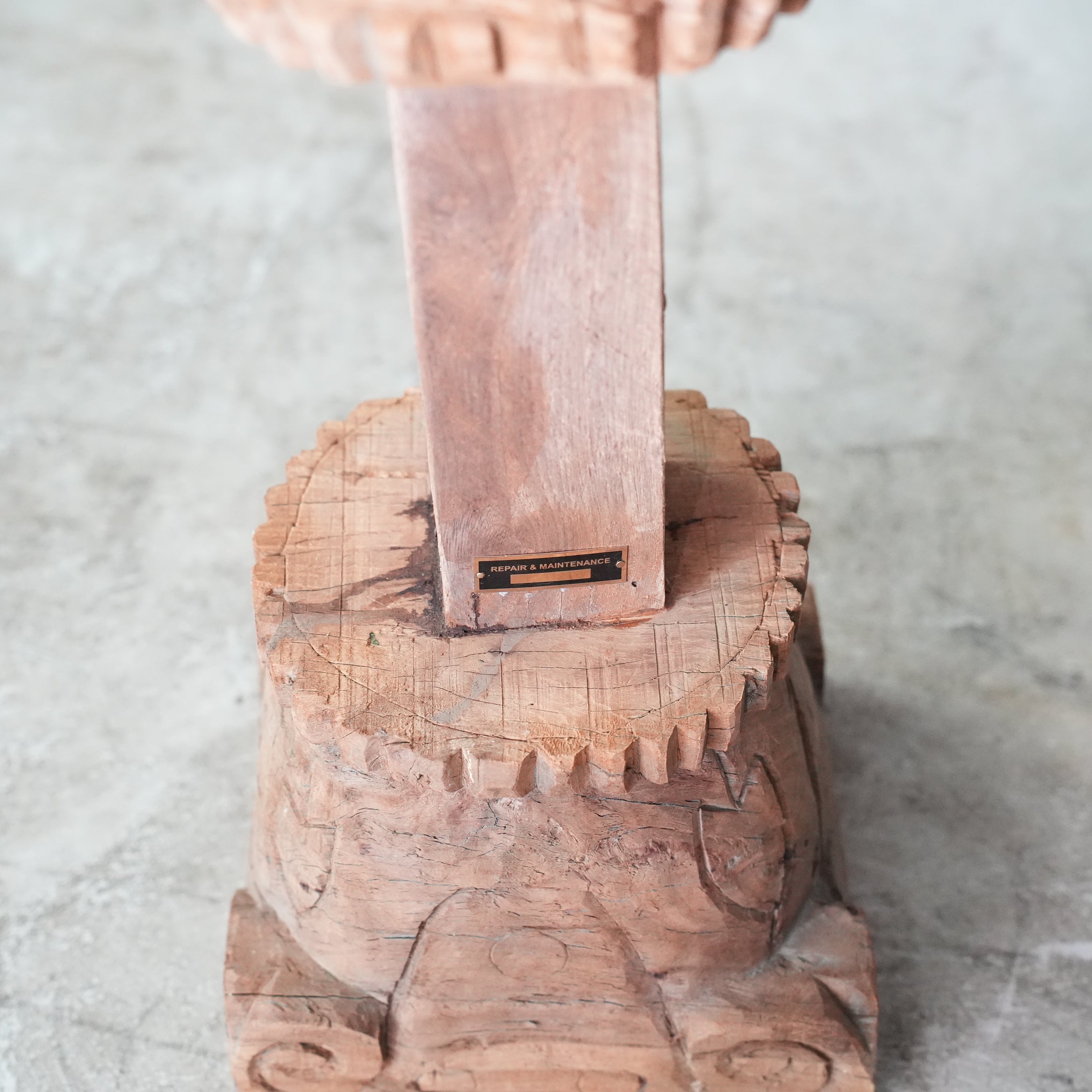 PILLAR STAND J