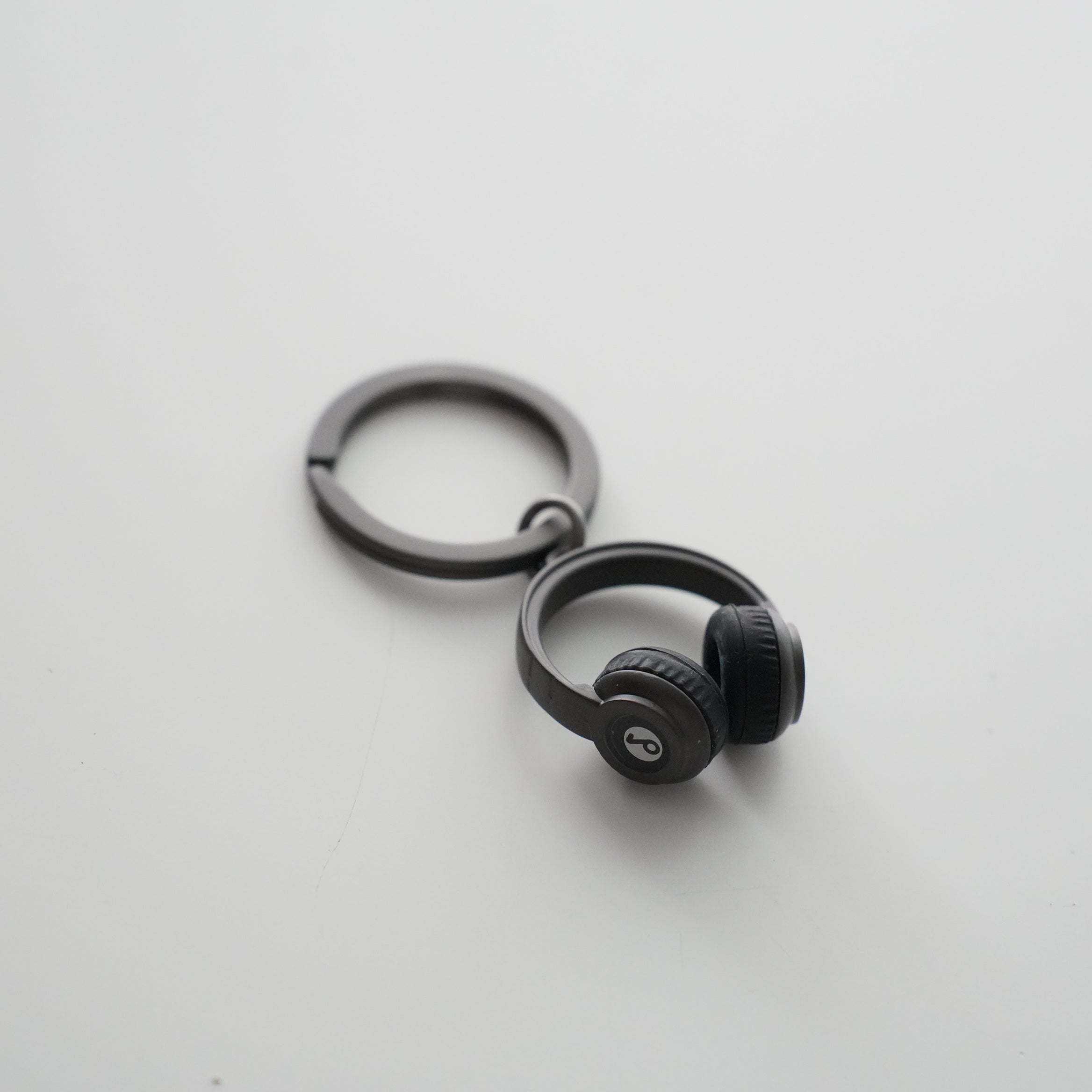 METAL KEY RING 　HEADPHONE BK