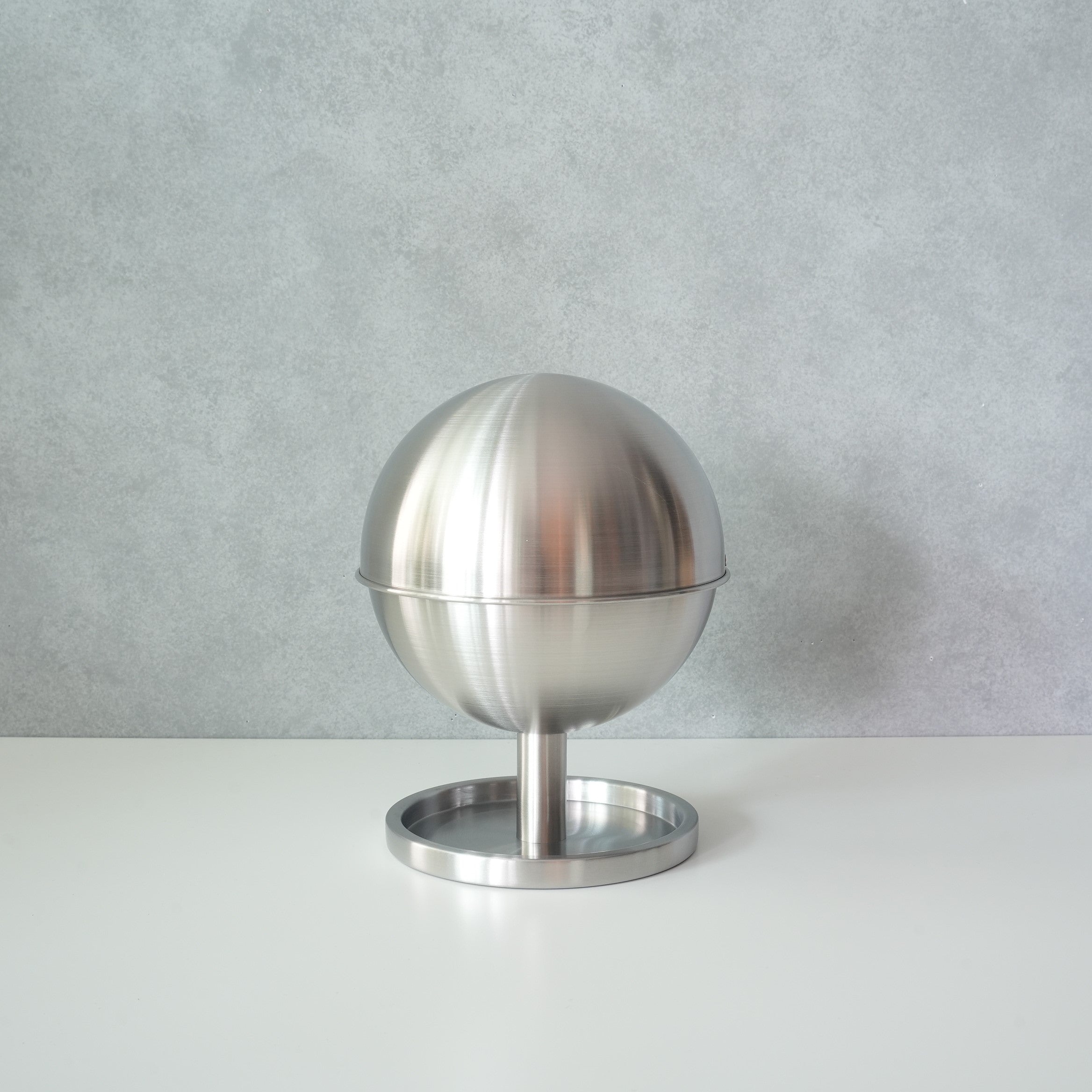 GLOBE STOCKER