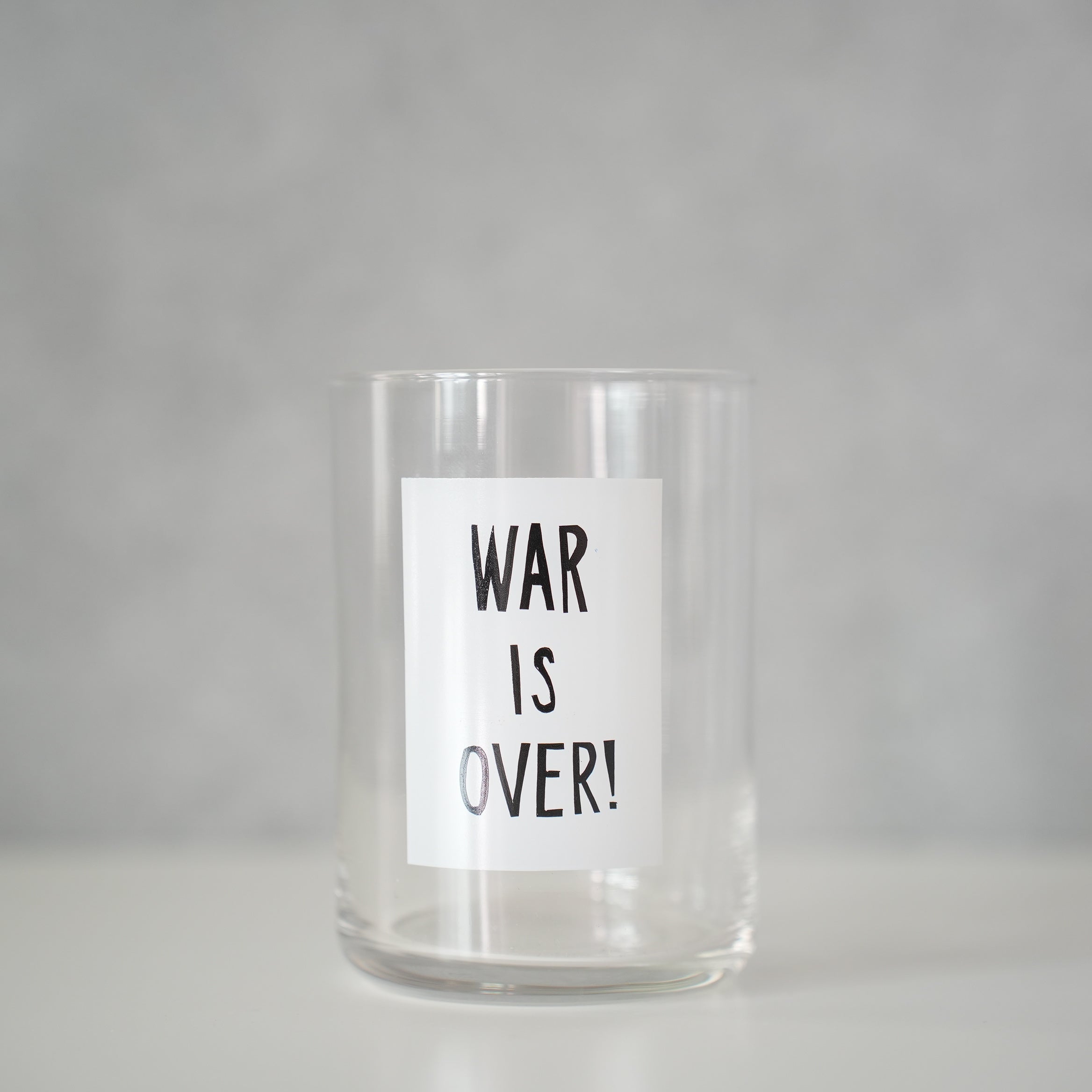 うそみたいなコップ　WAR IS OVER！