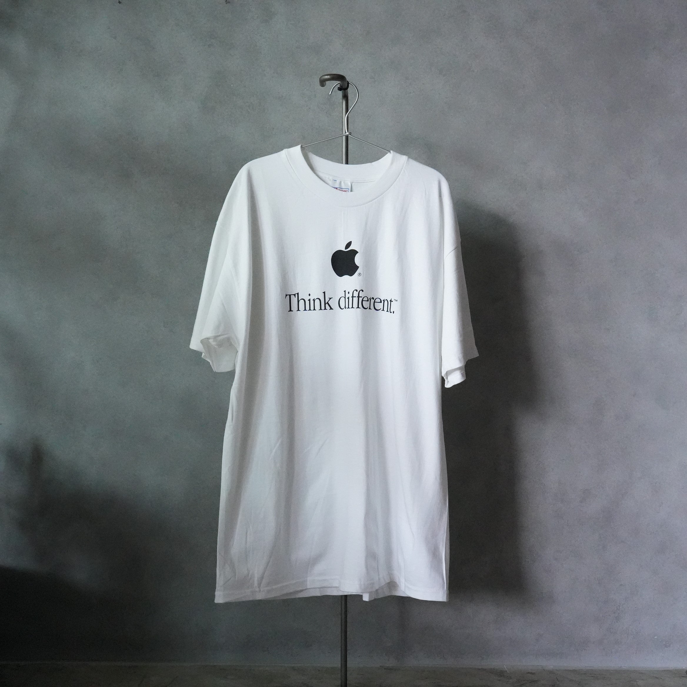 Apple Tee　Think Different