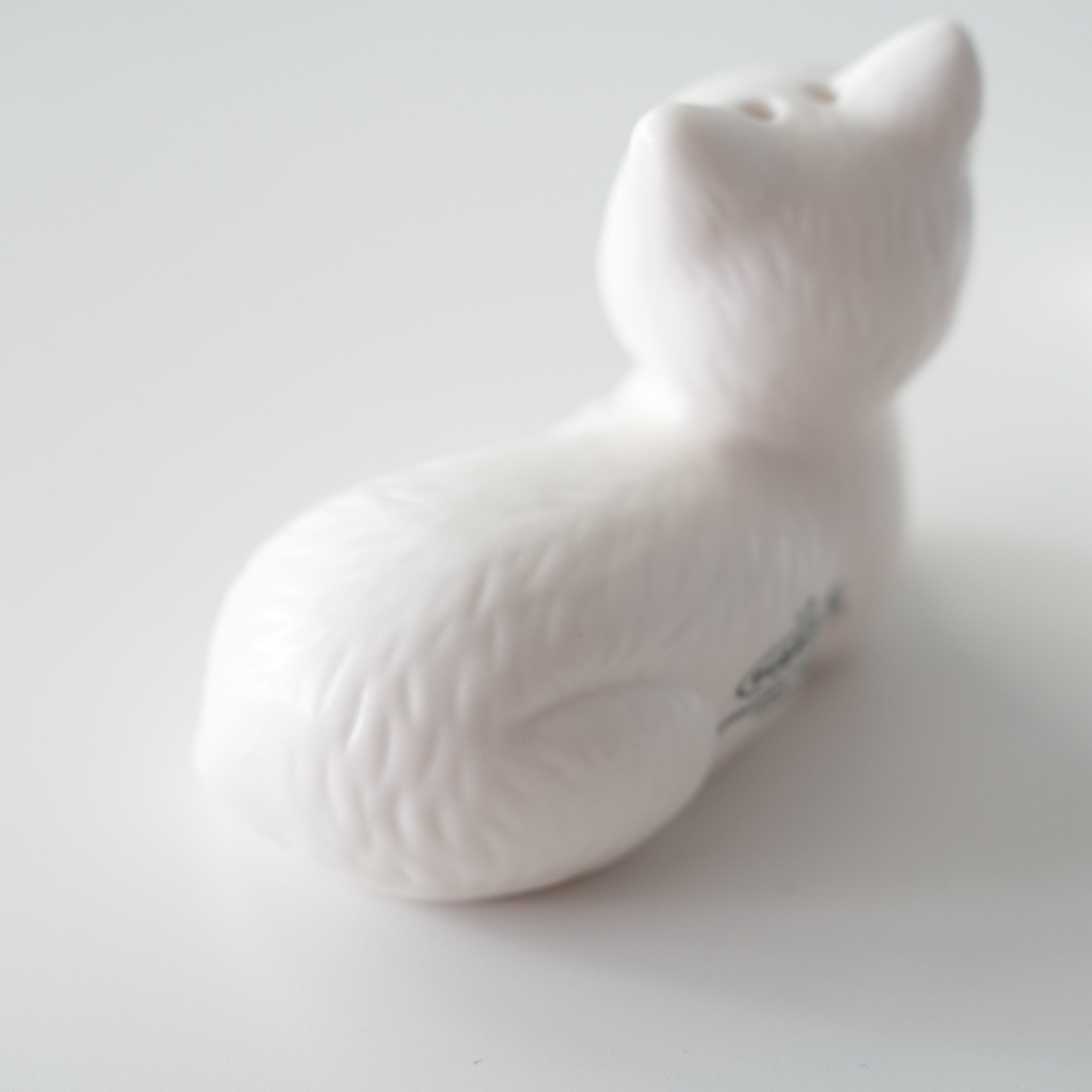 CERAMIC SALT & PEPPER SHAKER SET