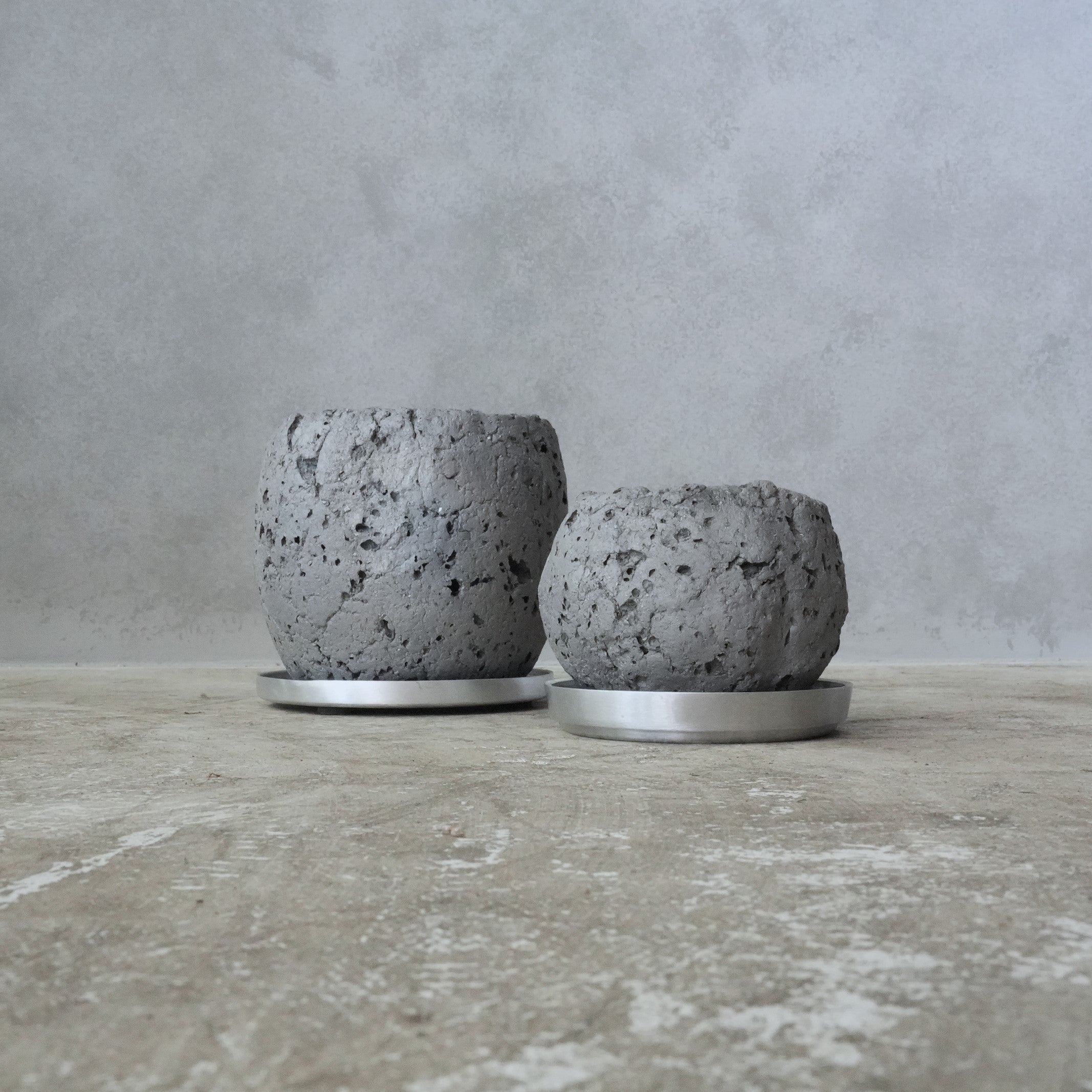BLACK LAVA PLANTER