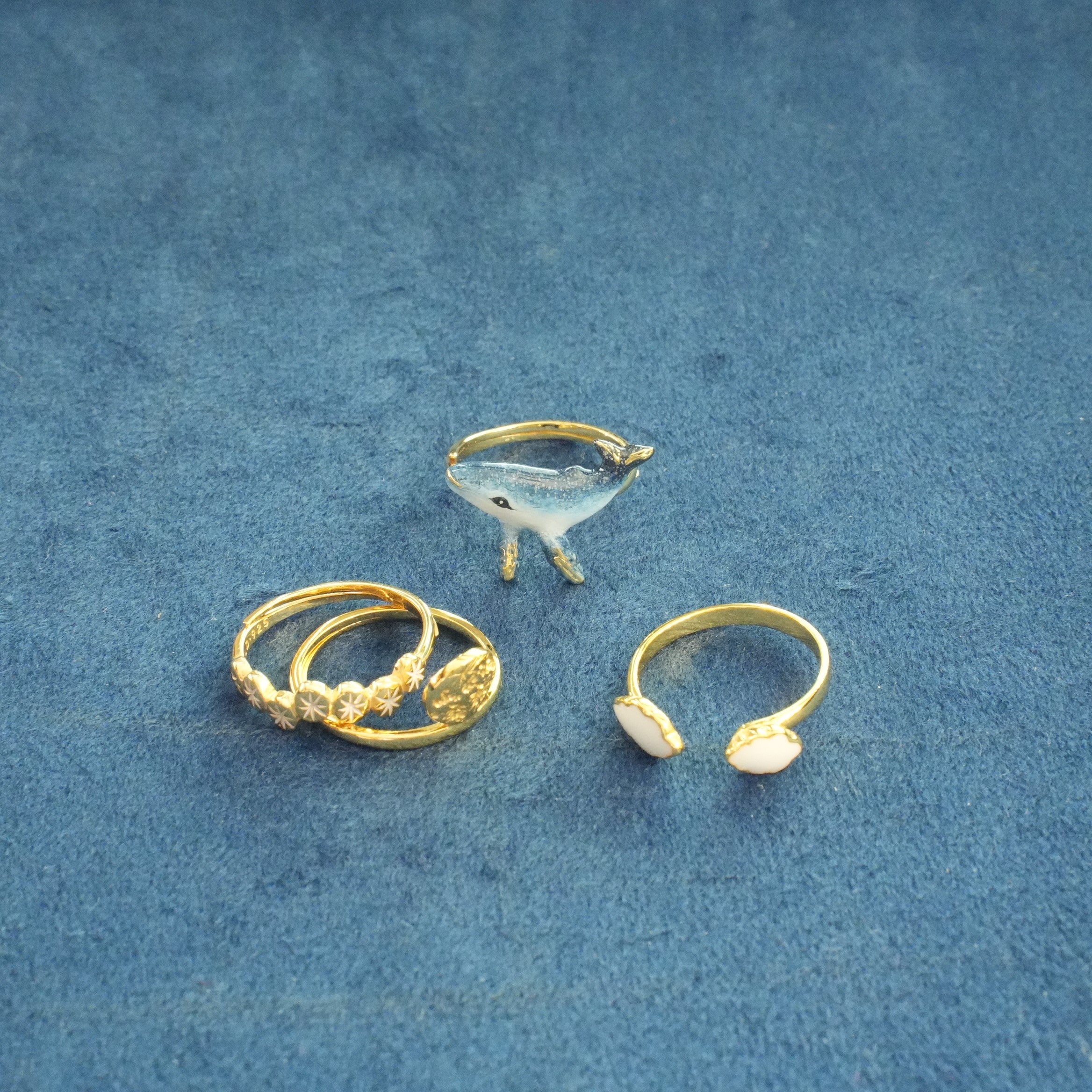 FLYING WHALE STACKING RING