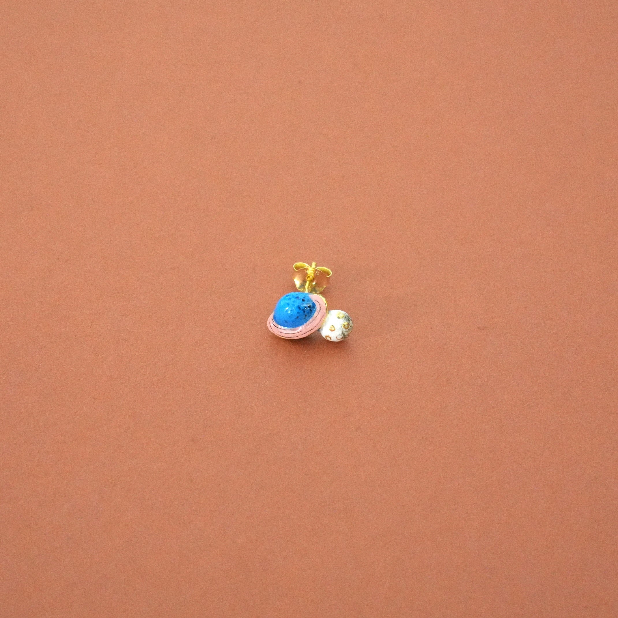 ENAMEL EARRING