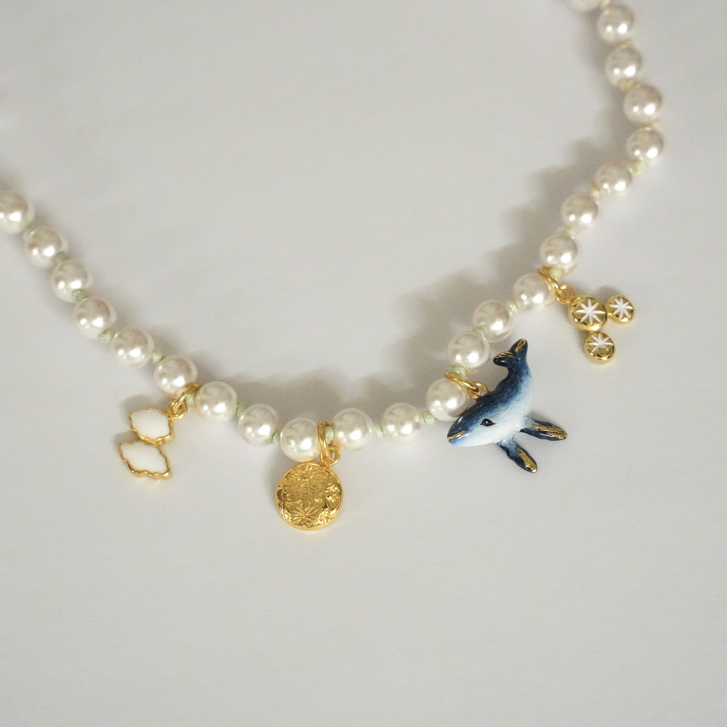 FLYING WHALE PEARL CHOKER NECKLACE