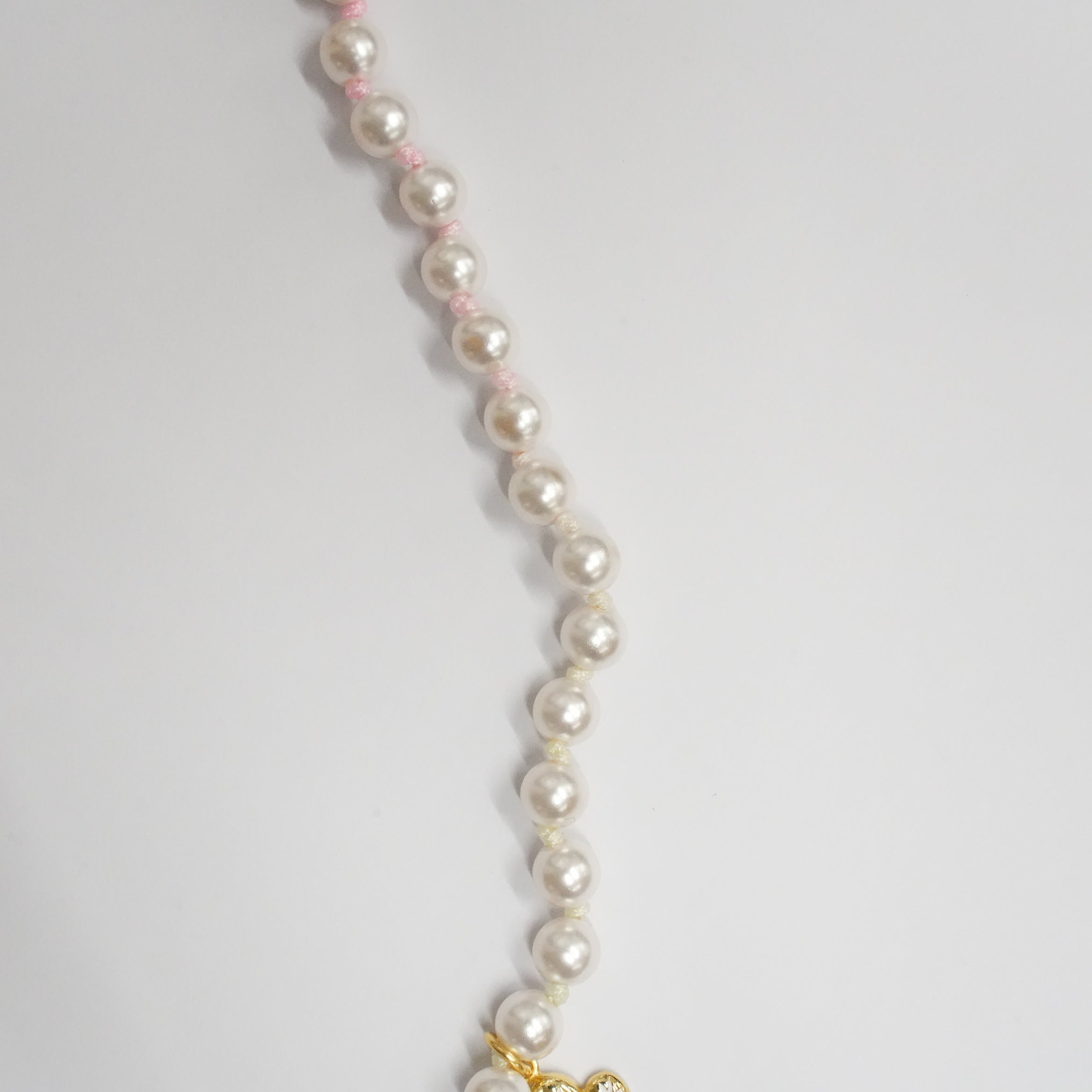 FLYING WHALE PEARL CHOKER NECKLACE
