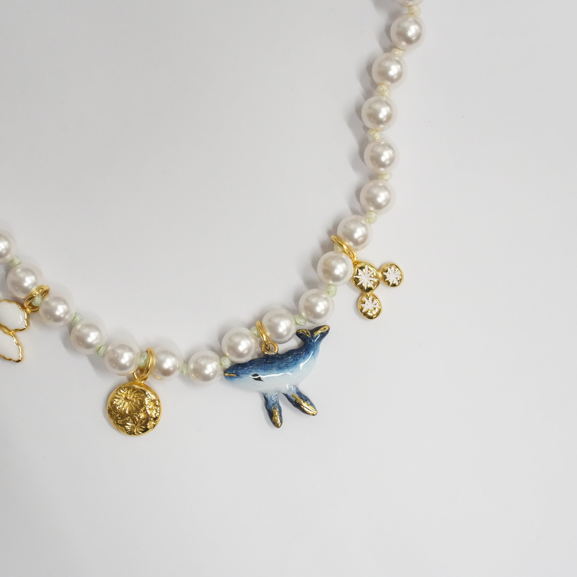 FLYING WHALE PEARL CHOKER NECKLACE