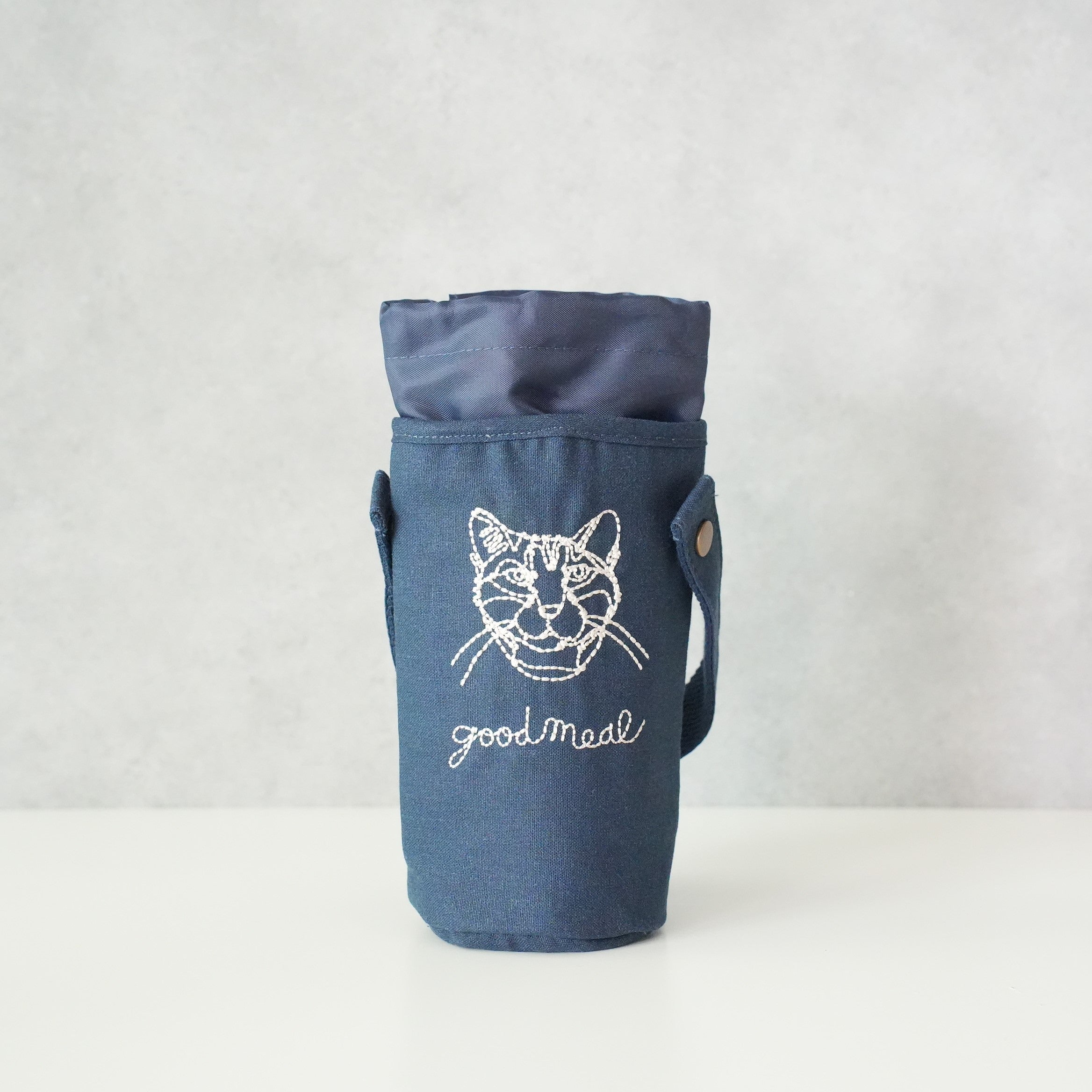 HAyU Embroidery Bottle Case
