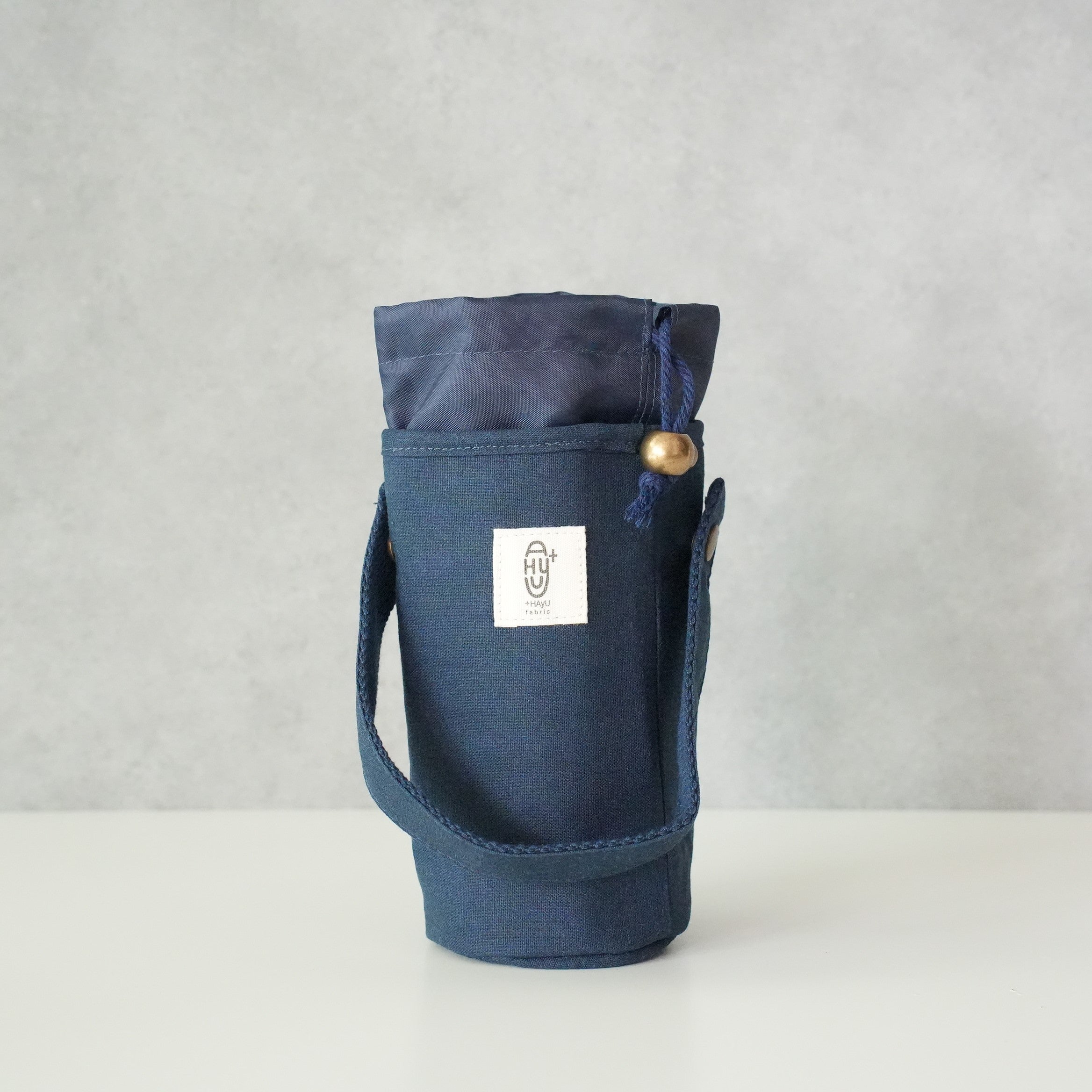 HAyU Embroidery Bottle Case