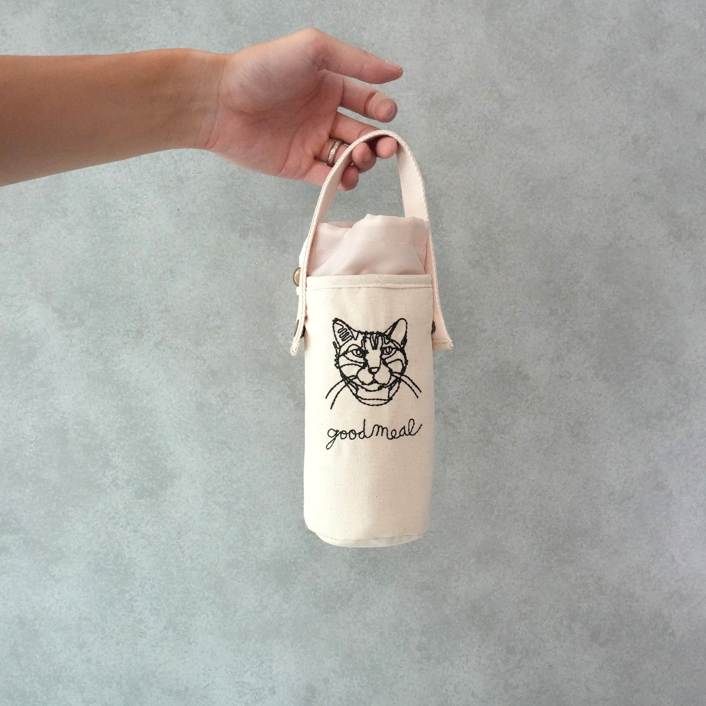 HAyU Embroidery Bottle Case
