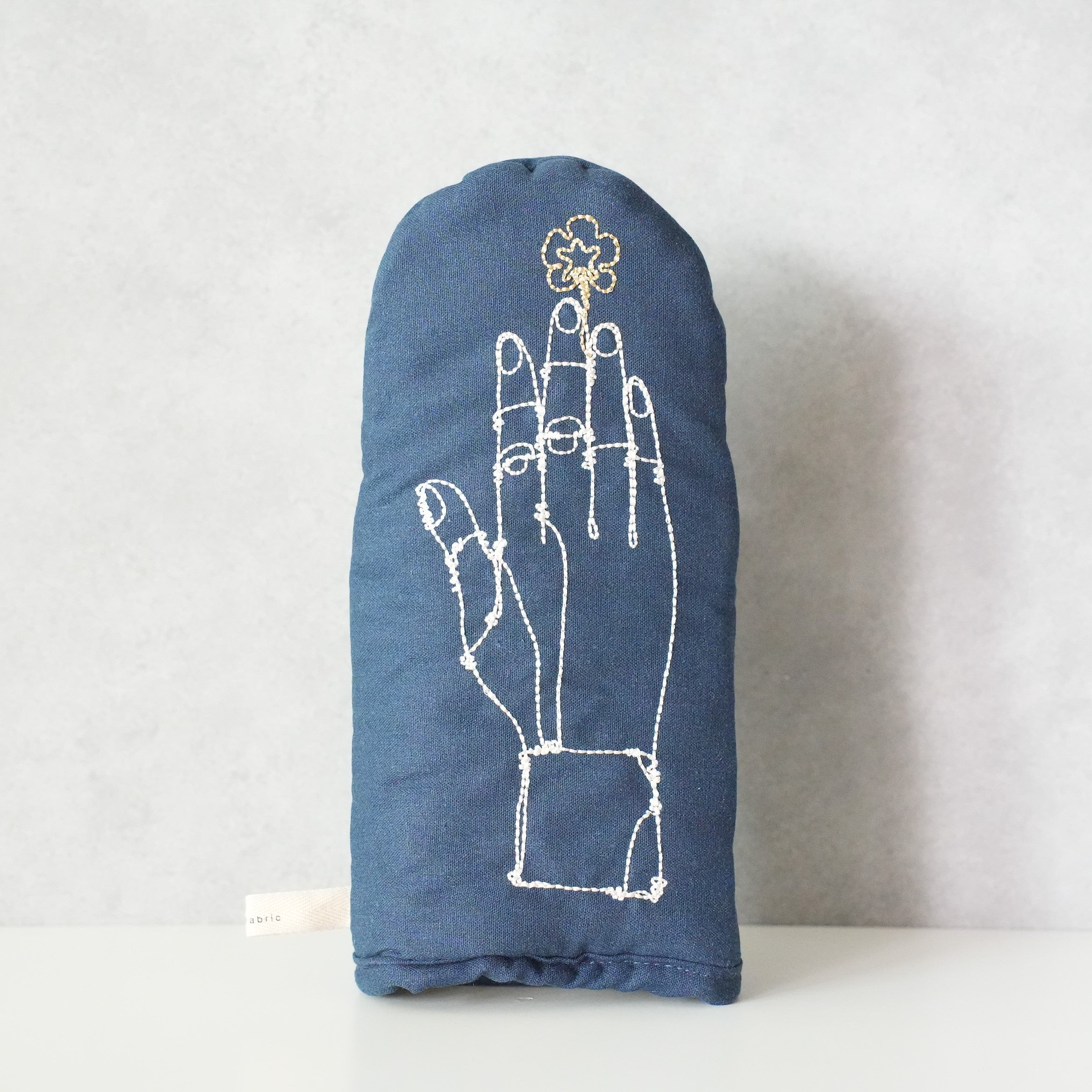 HAyU Embroidery Mitten