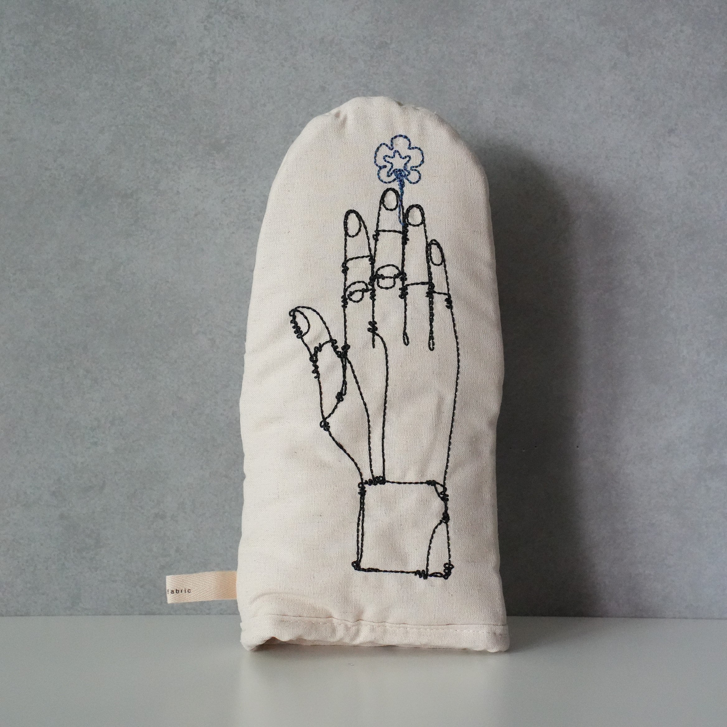 HAyU Embroidery Mitten
