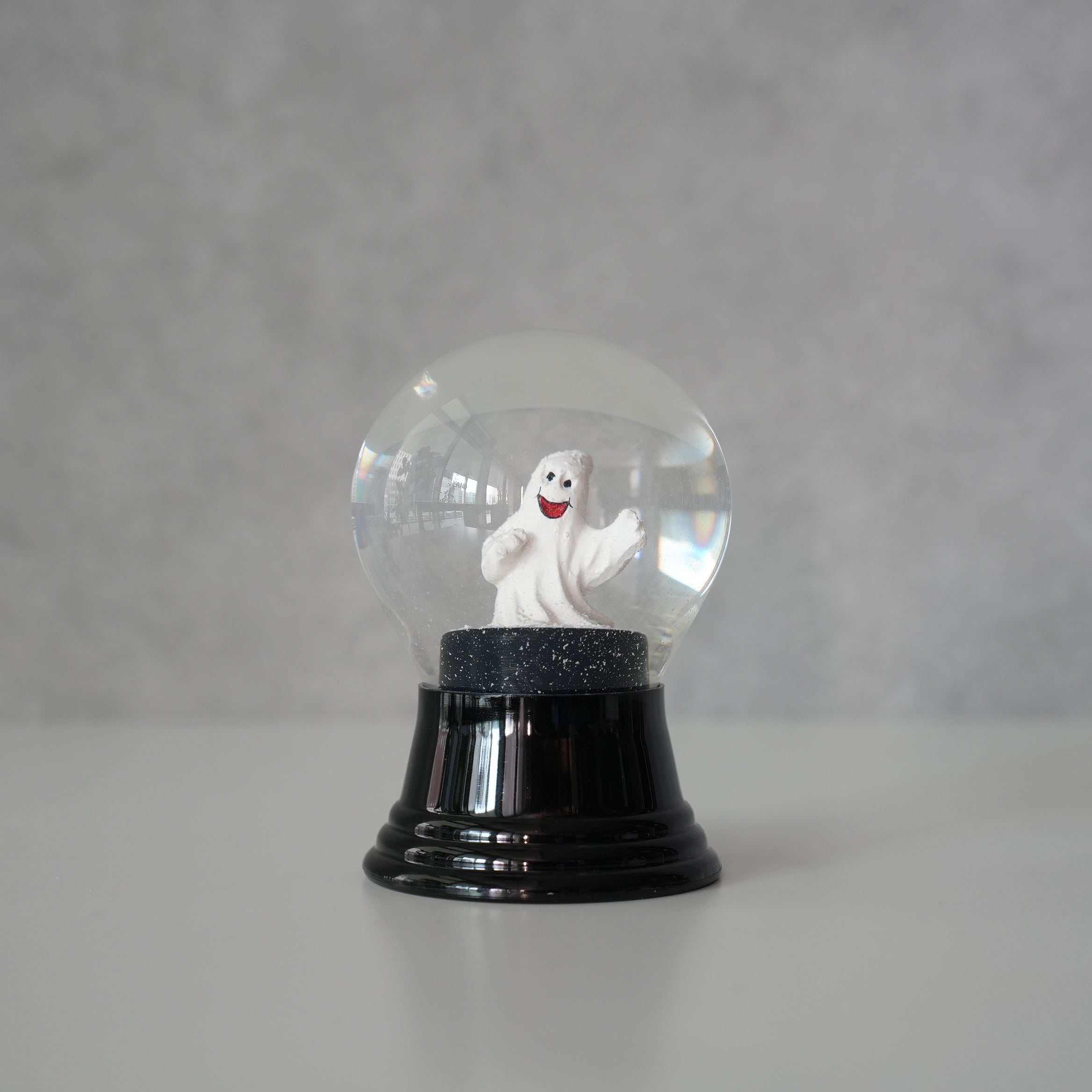 PERZY スノーグローブ 80mm　Ghost
