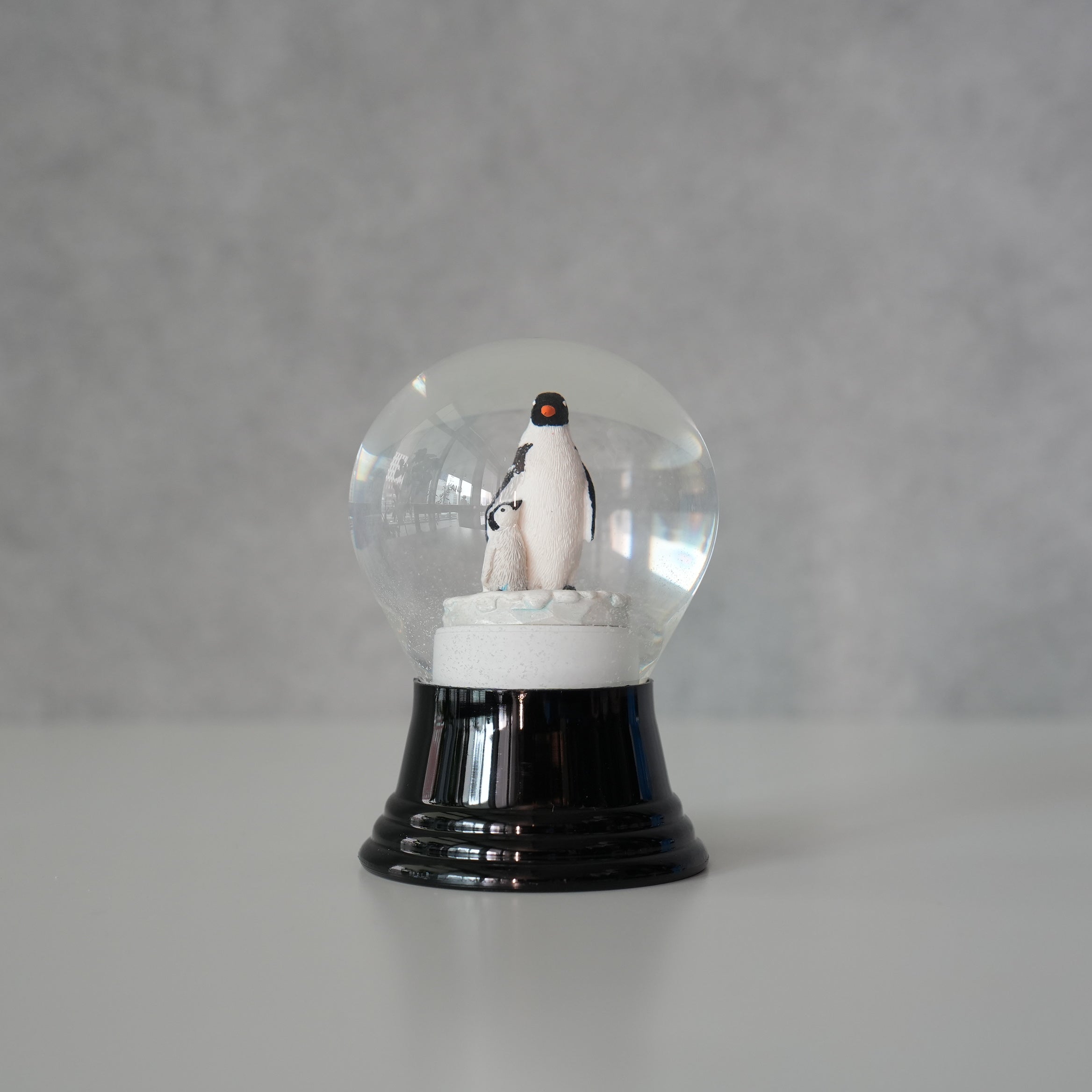 PERZY スノーグローブ 80mm　Penguin mother and child