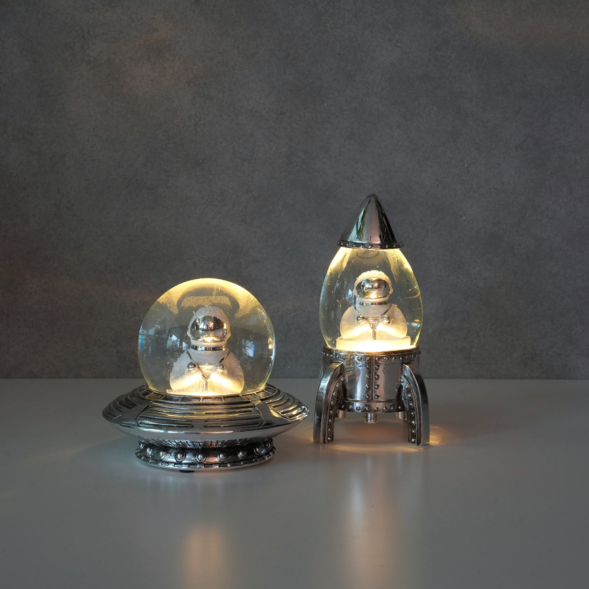 LED SNOW GLOBE