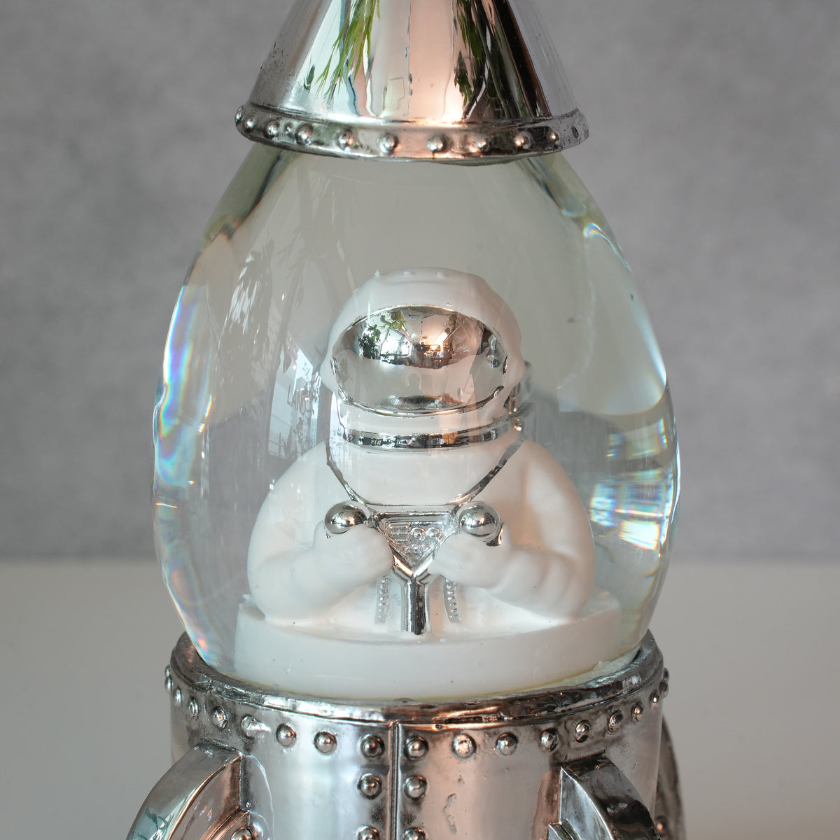 LED SNOW GLOBE