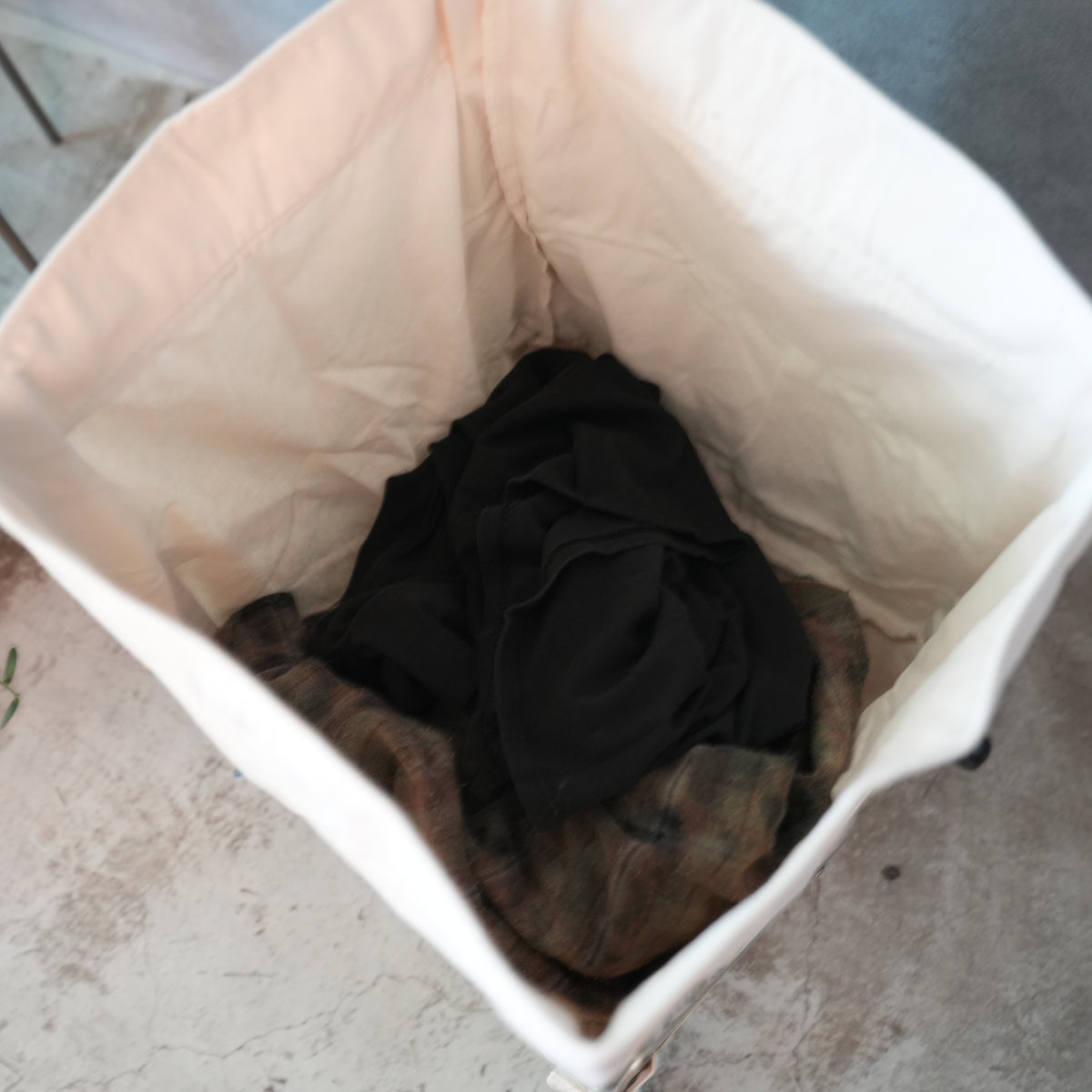 INDUSTRIAL FOLDABLE LAUNDRY WAGON