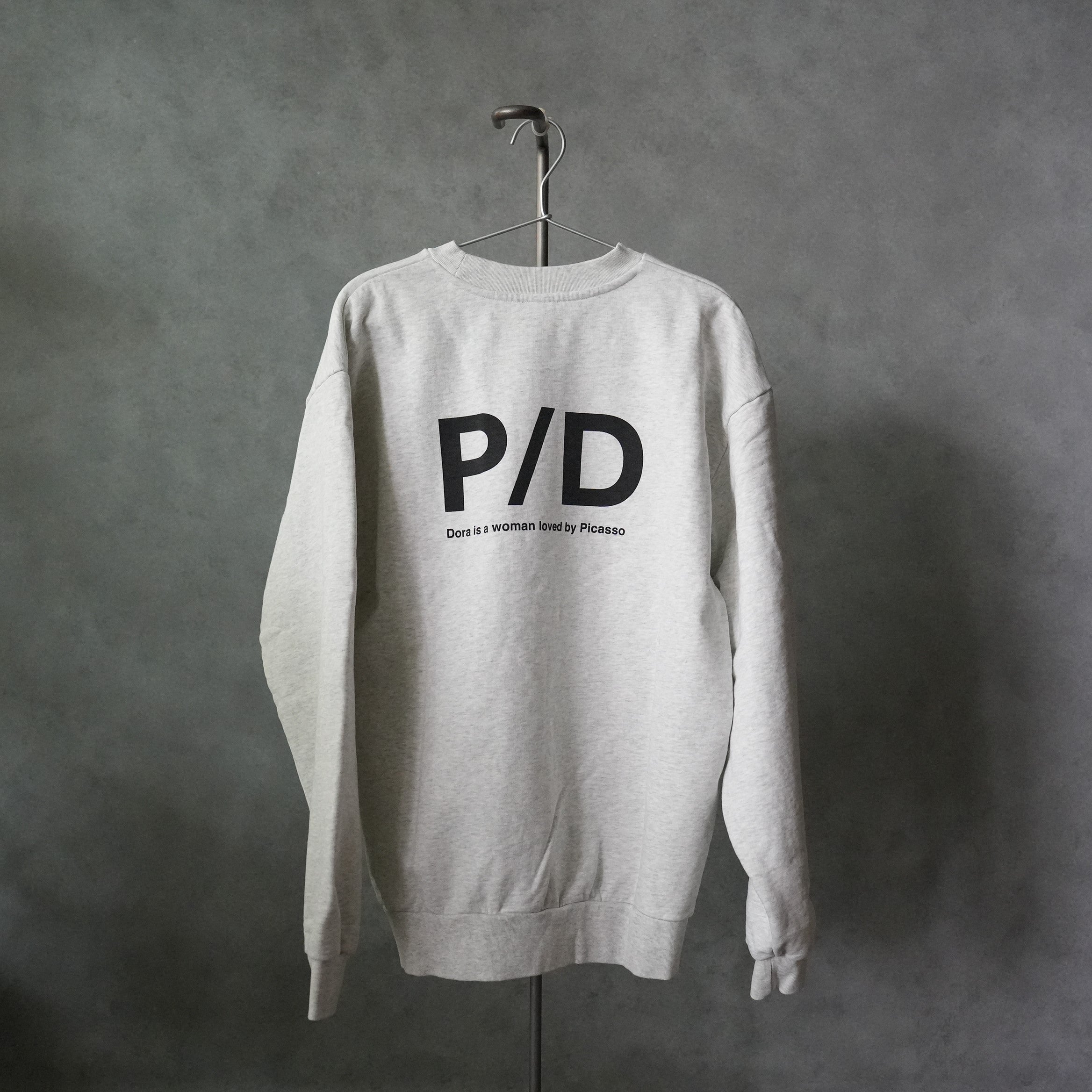 DORA MAAR Crew Sweat