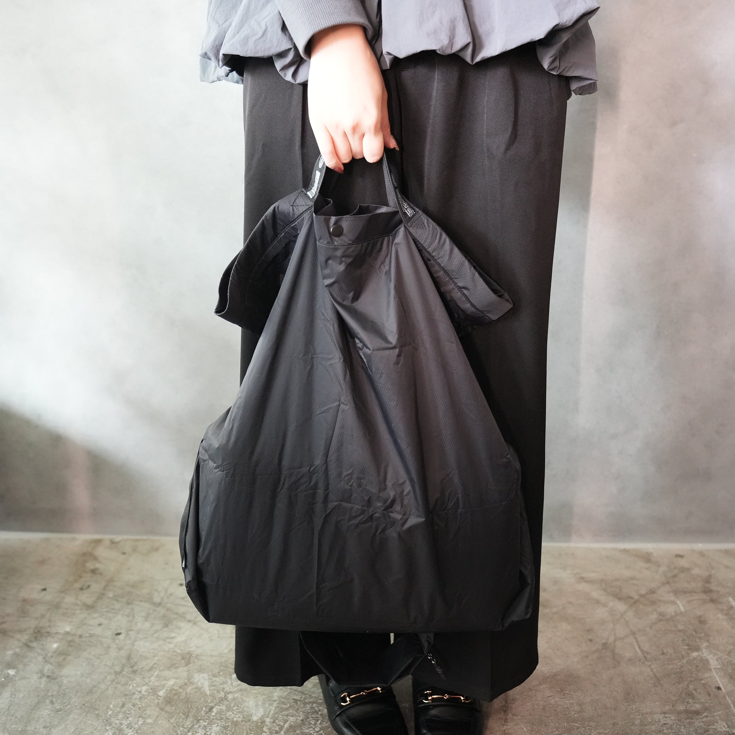 LIGHTWEIGHT PACKABLE SHOULDER BAG