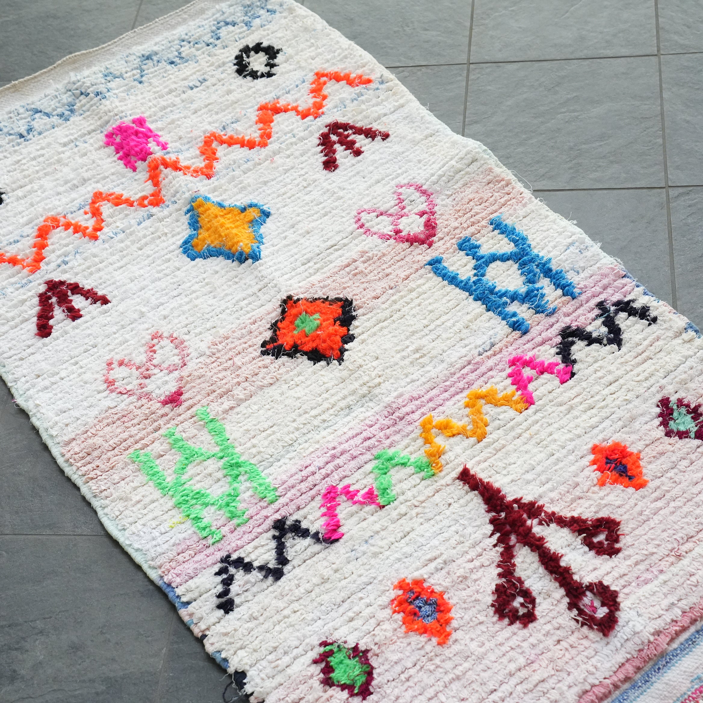 RUG the LIFE / Bouche rouite D143