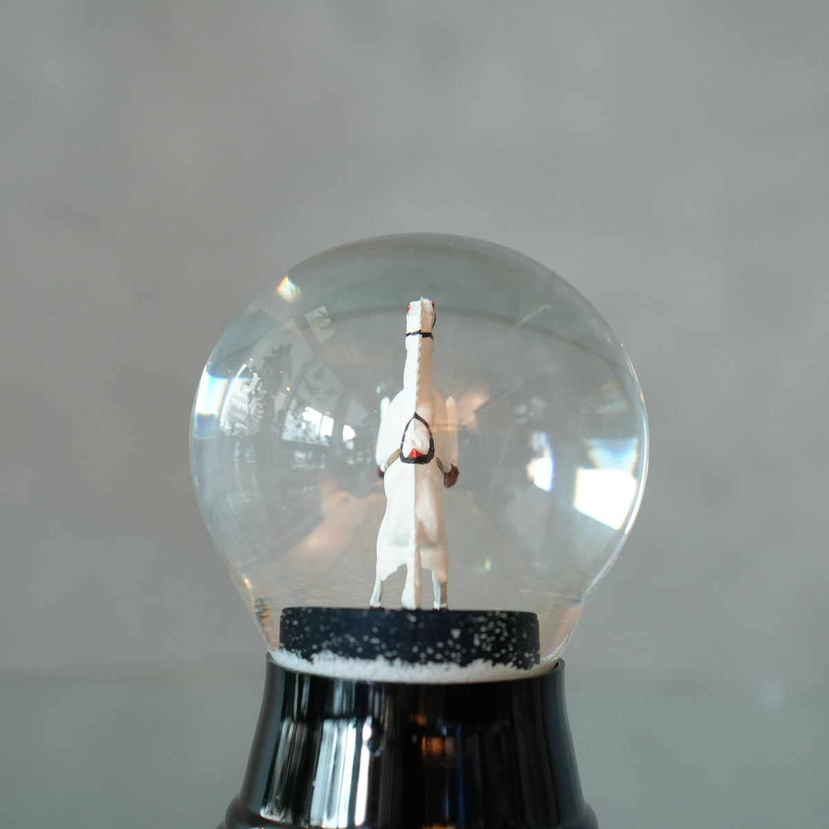 PERZY スノーグローブ 80mm　White Horse